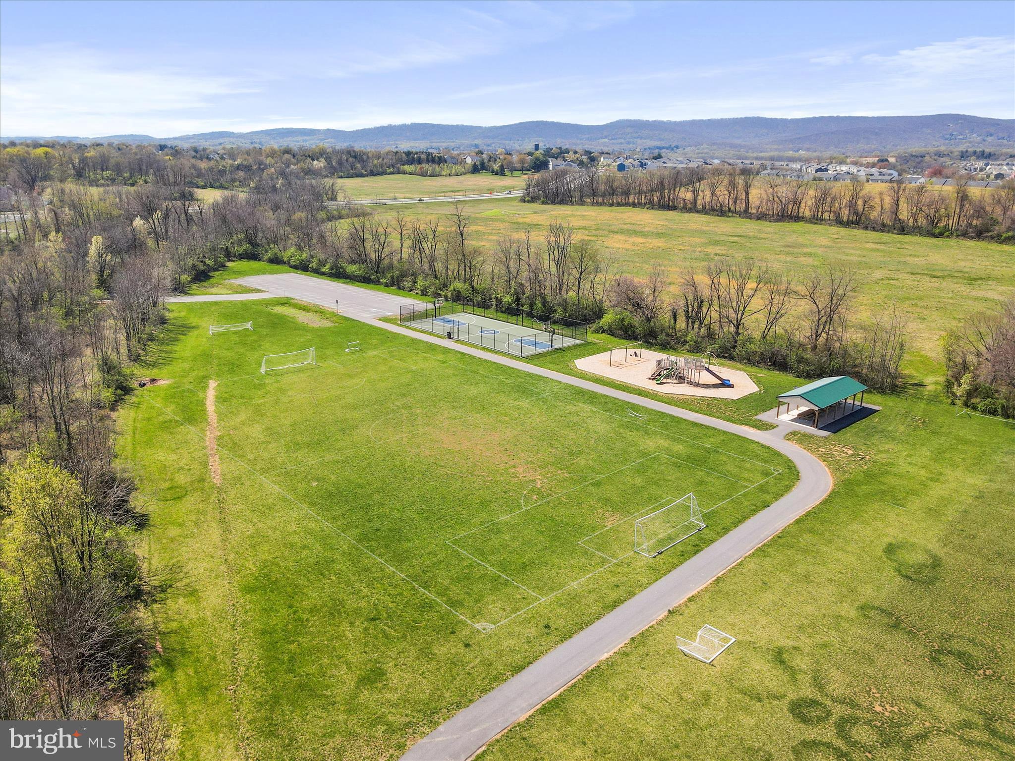 CLOVER RIDGE - Residential