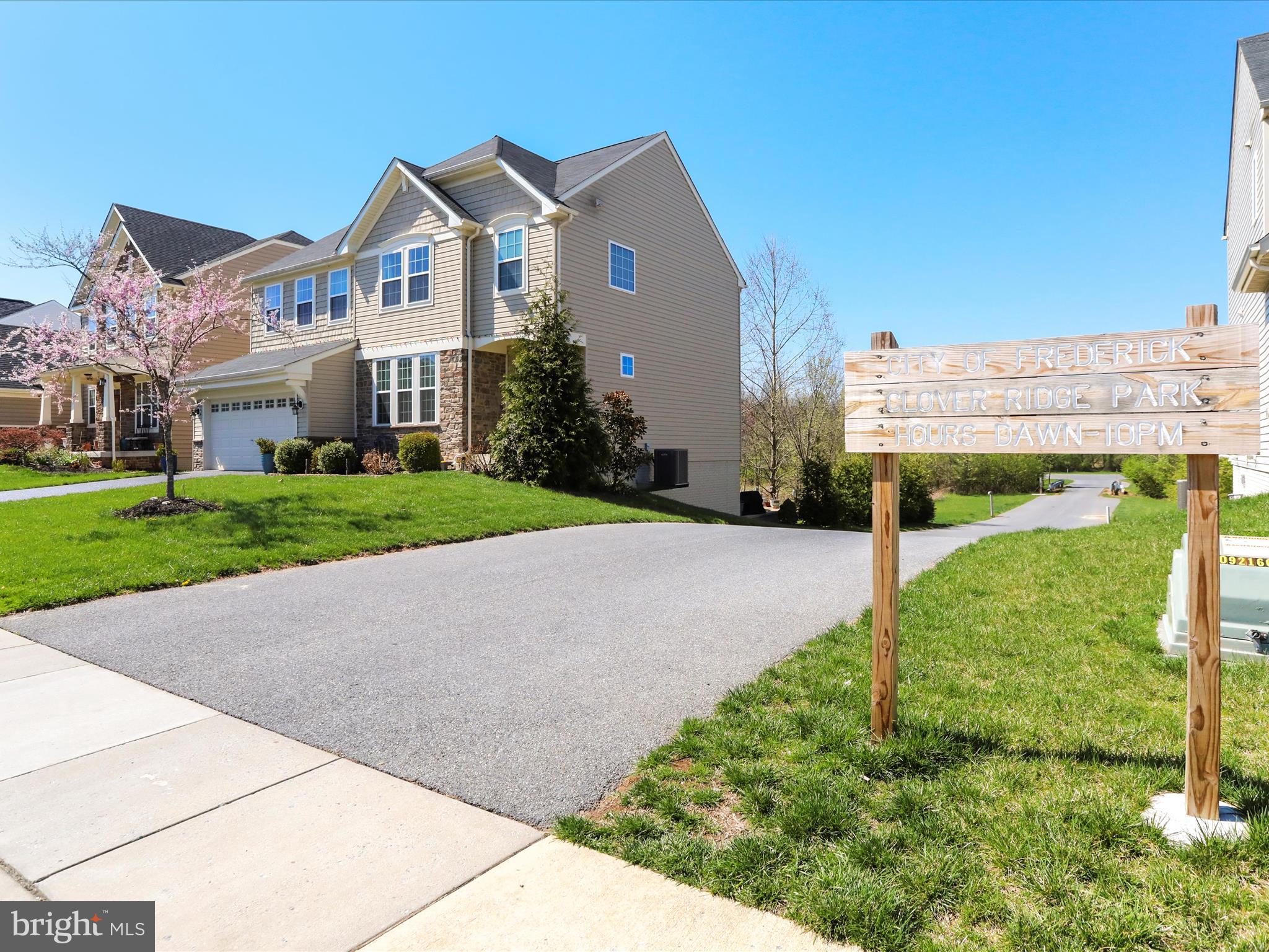 CLOVER RIDGE - Residential