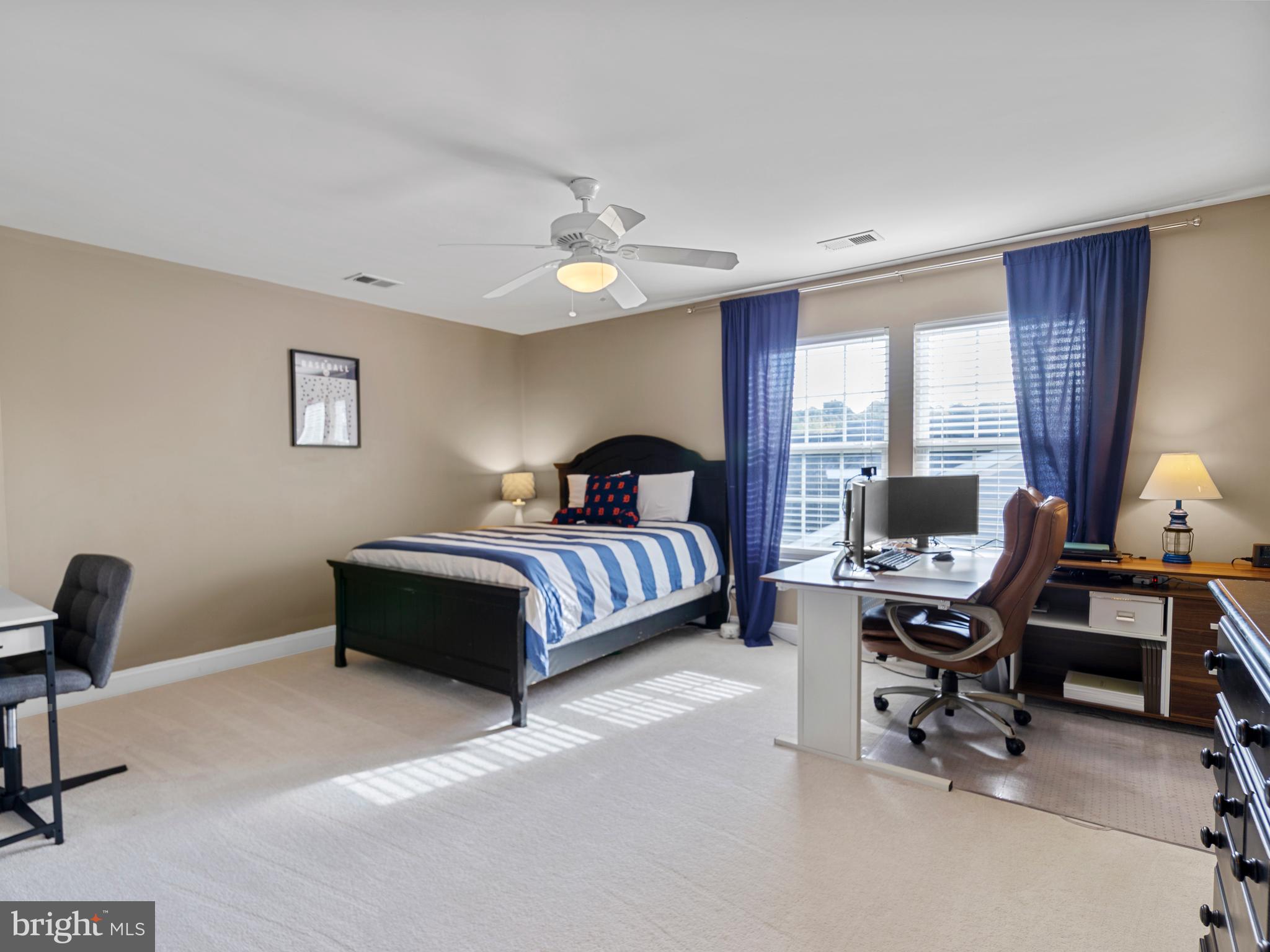 LONGBOAT ESTATES - Residential