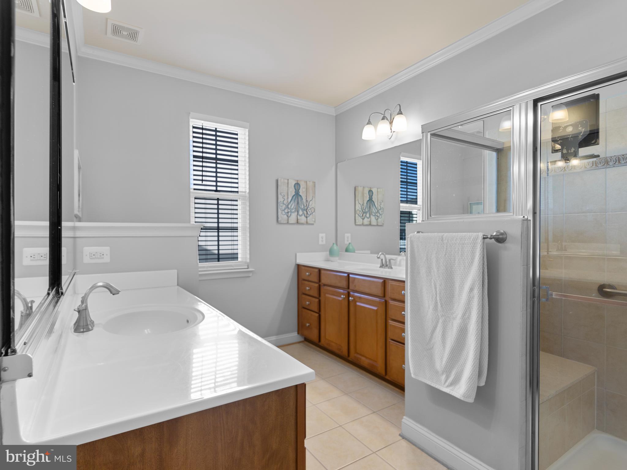 LONGBOAT ESTATES - Residential