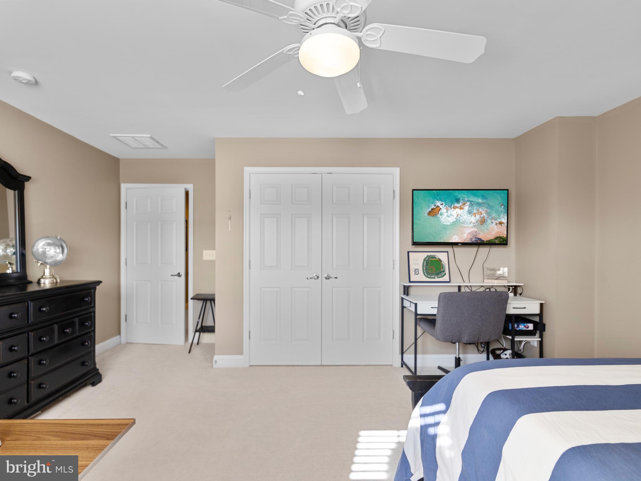 LONGBOAT ESTATES - Residential