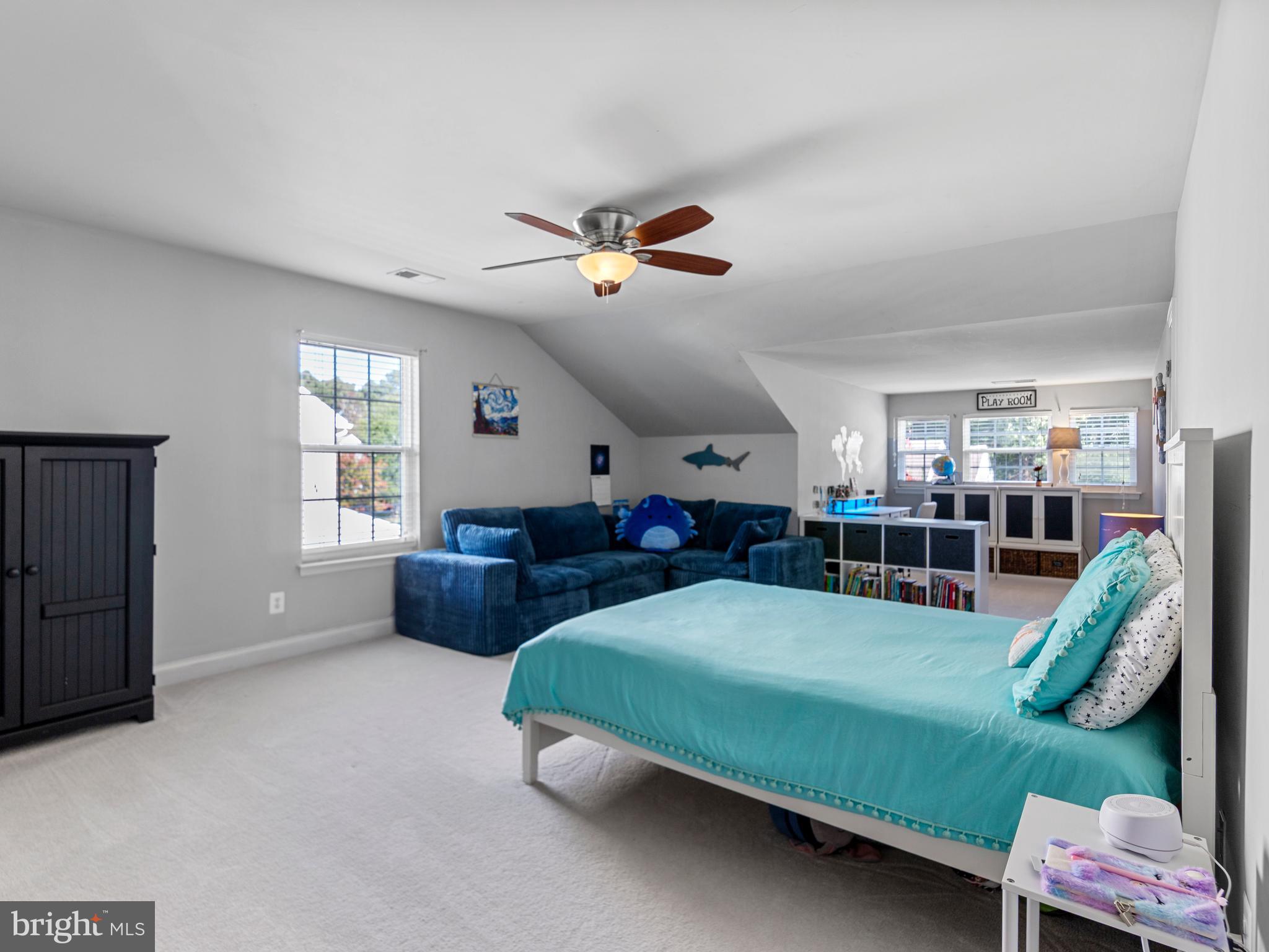 LONGBOAT ESTATES - Residential