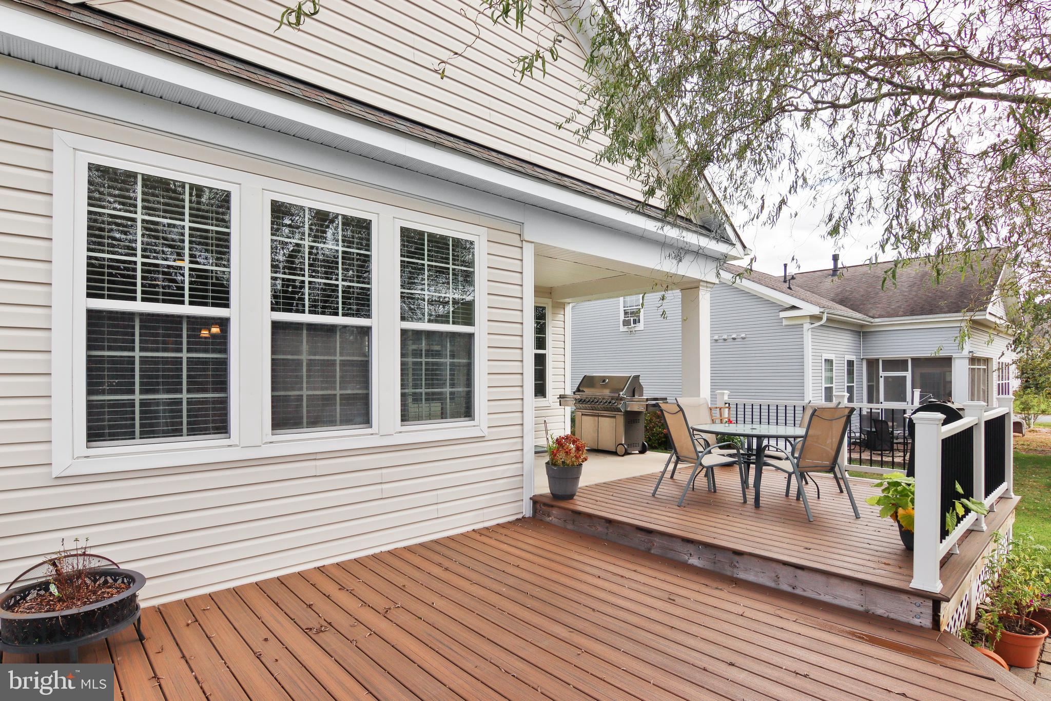 LONGBOAT ESTATES - Residential