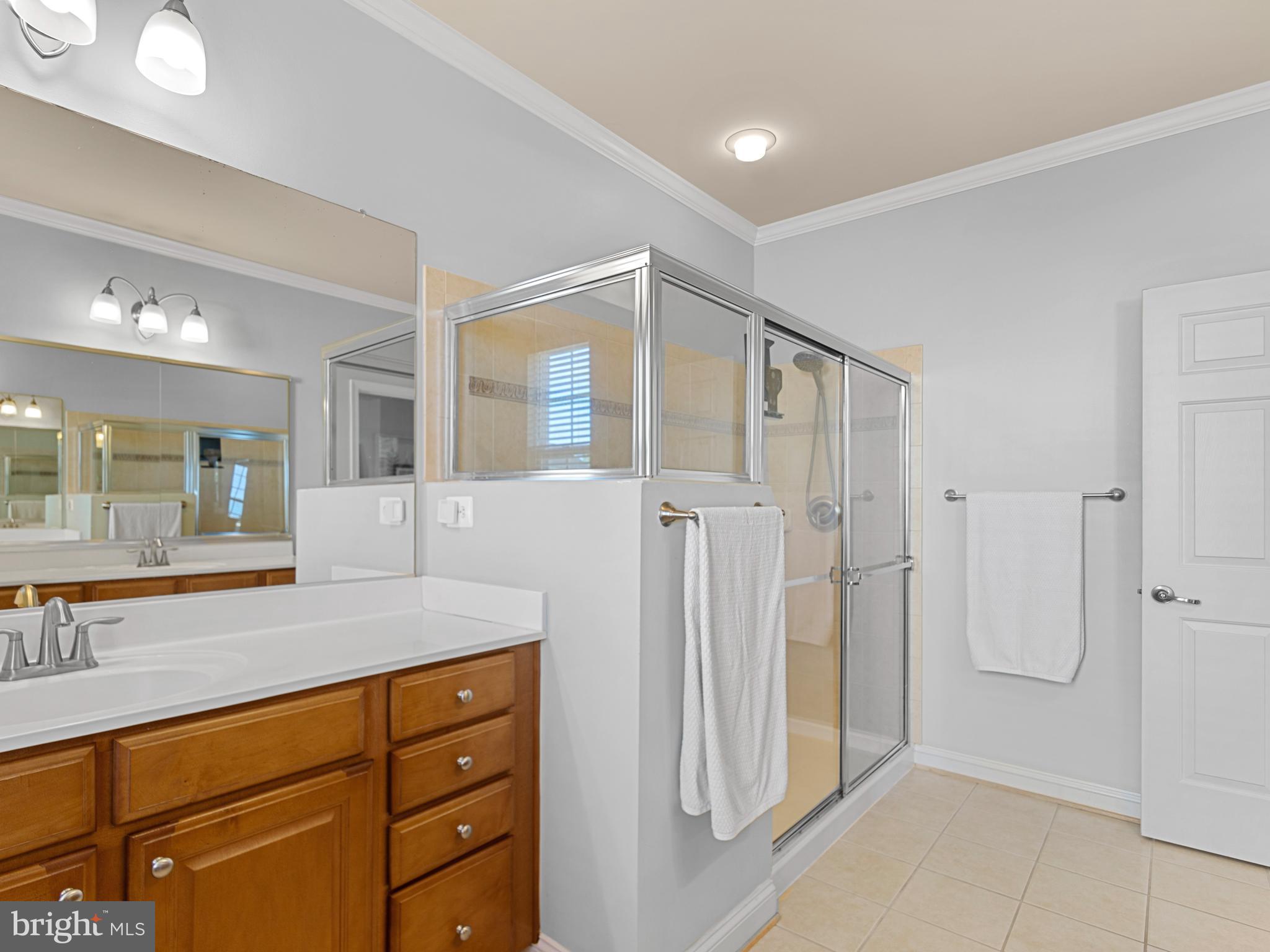 LONGBOAT ESTATES - Residential