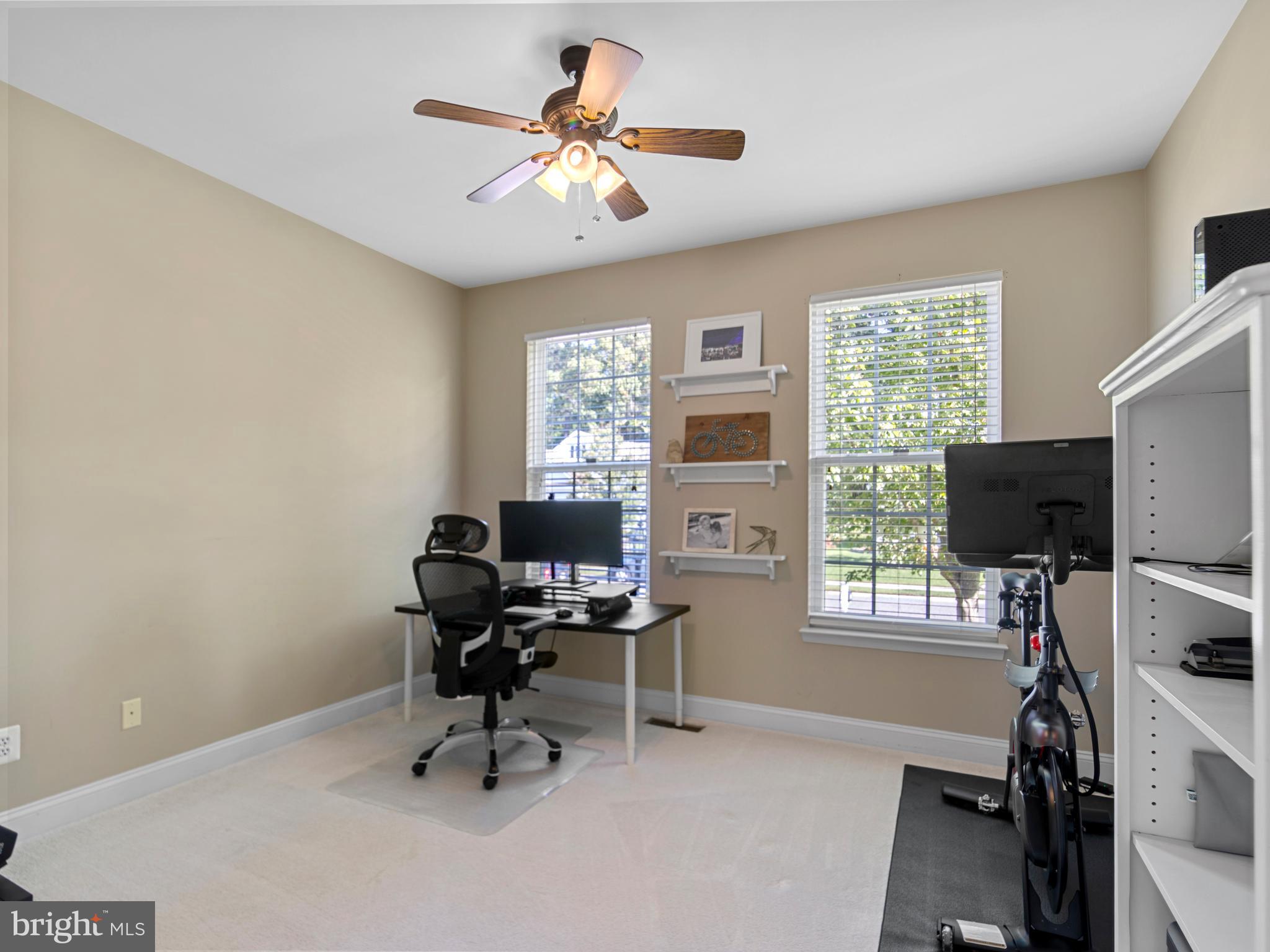 LONGBOAT ESTATES - Residential