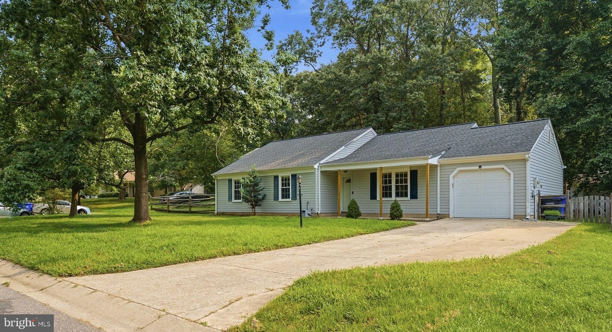 3525 SMOKE TREE COURT