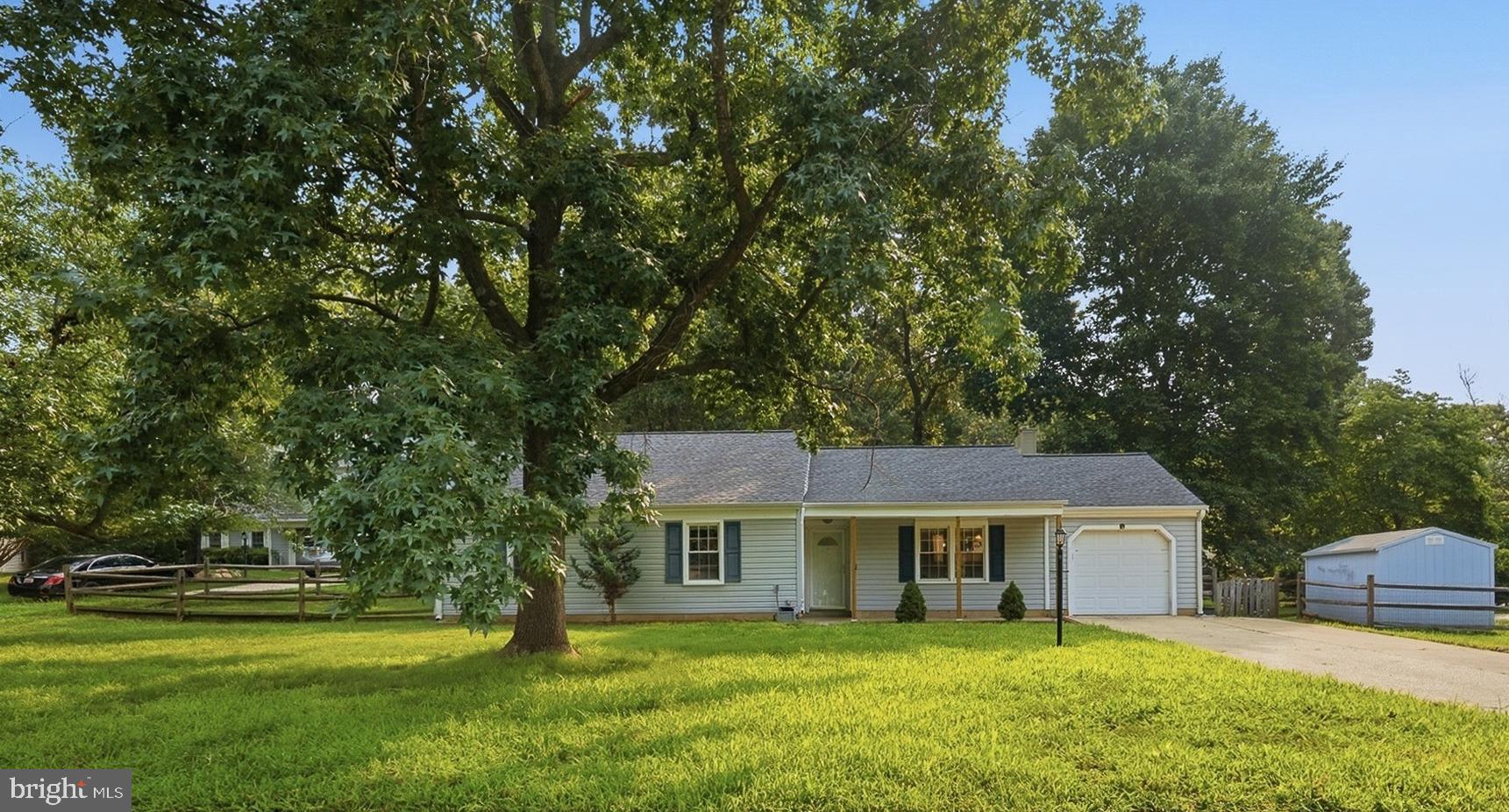 3525 SMOKE TREE COURT