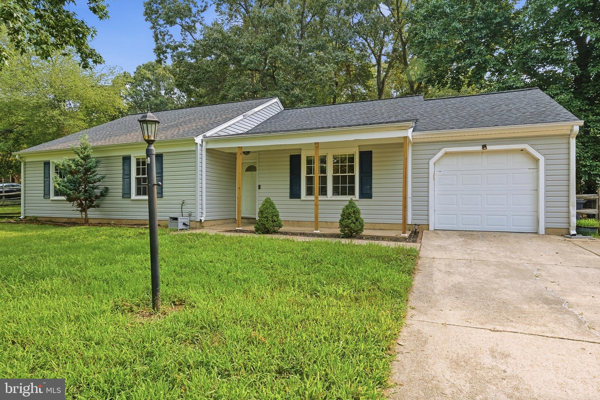 3525 SMOKE TREE COURT