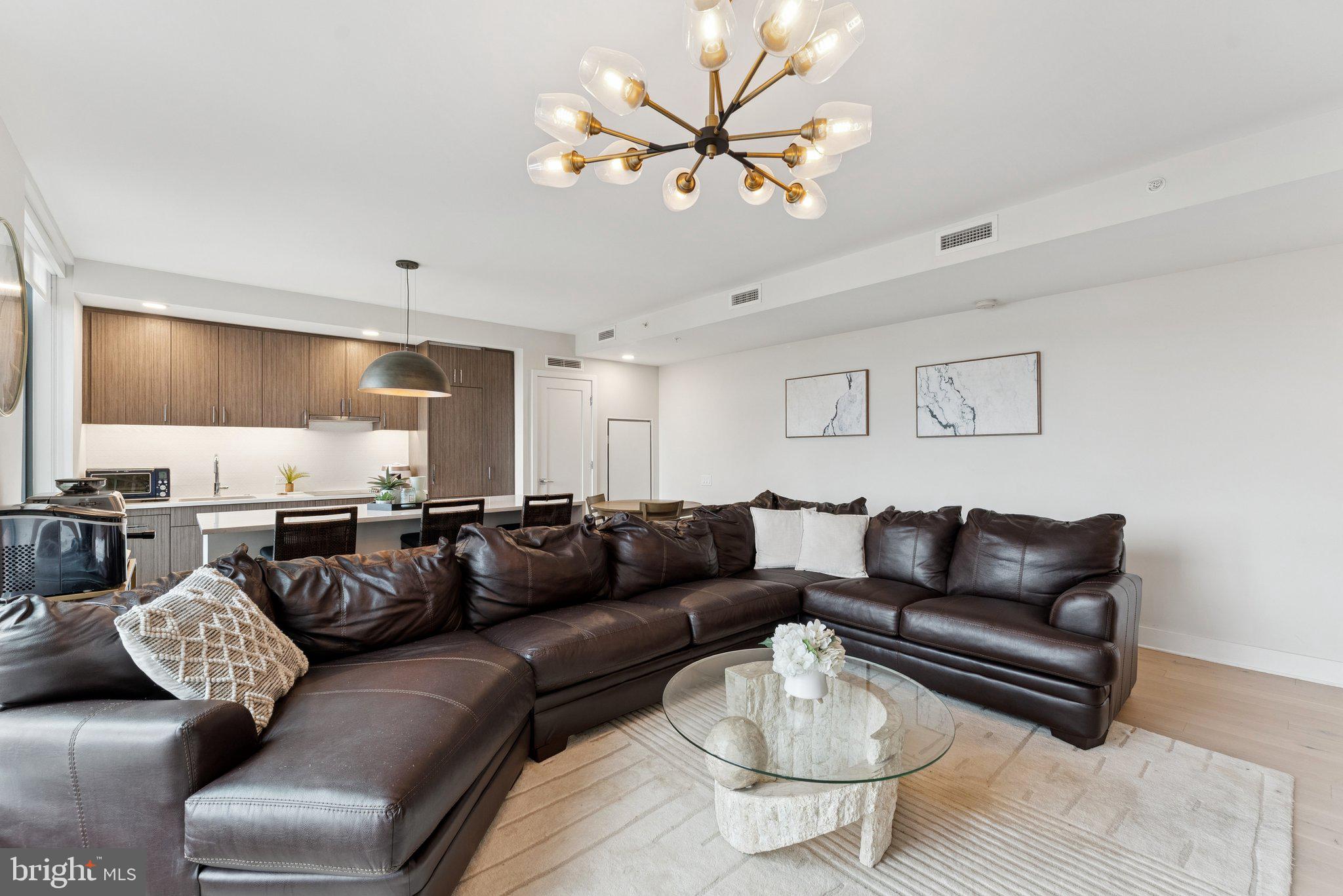 1211 VAN STREET SE 913