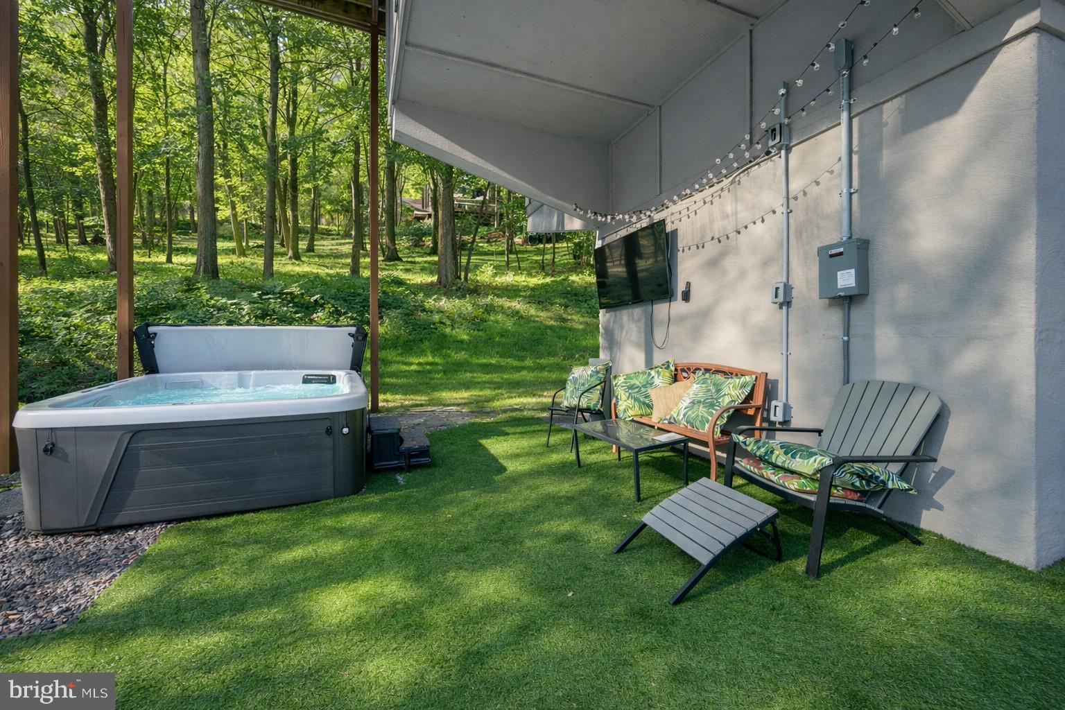 TRADERS LANDING - Residential