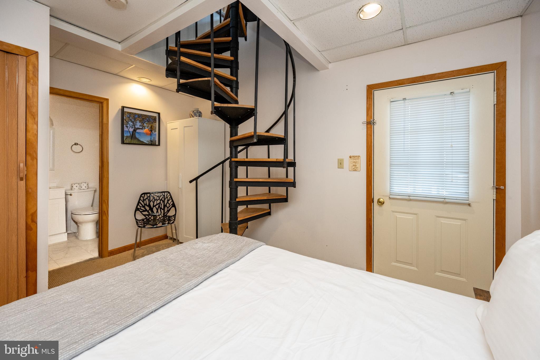 TRADERS LANDING - Residential