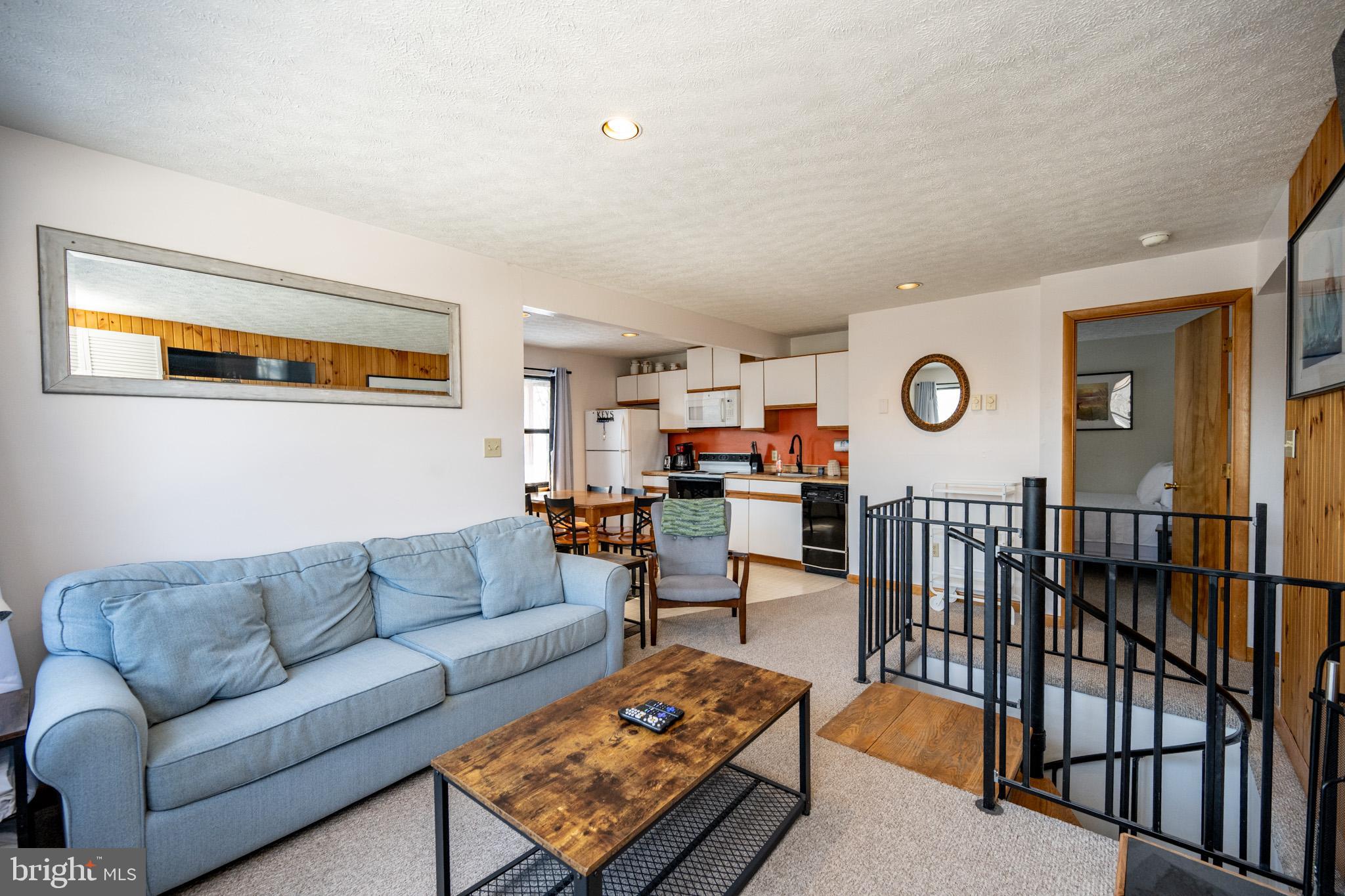 TRADERS LANDING - Residential