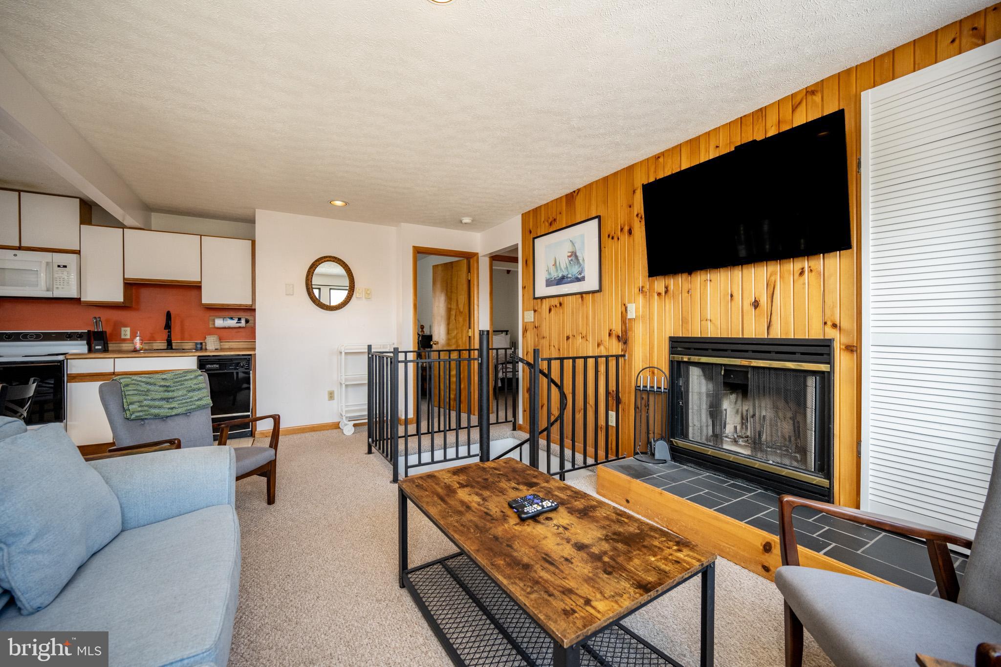 TRADERS LANDING - Residential