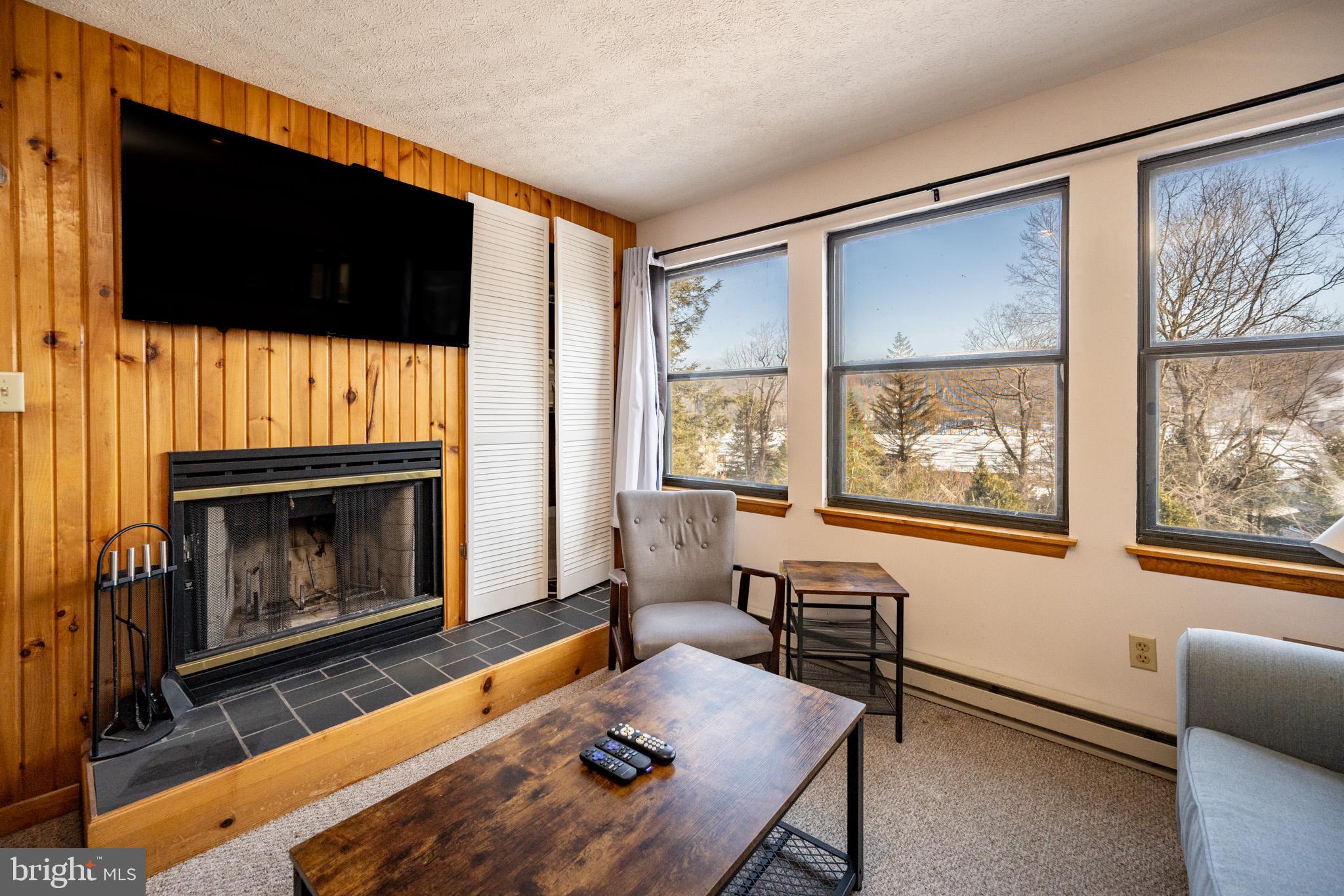 TRADERS LANDING - Residential