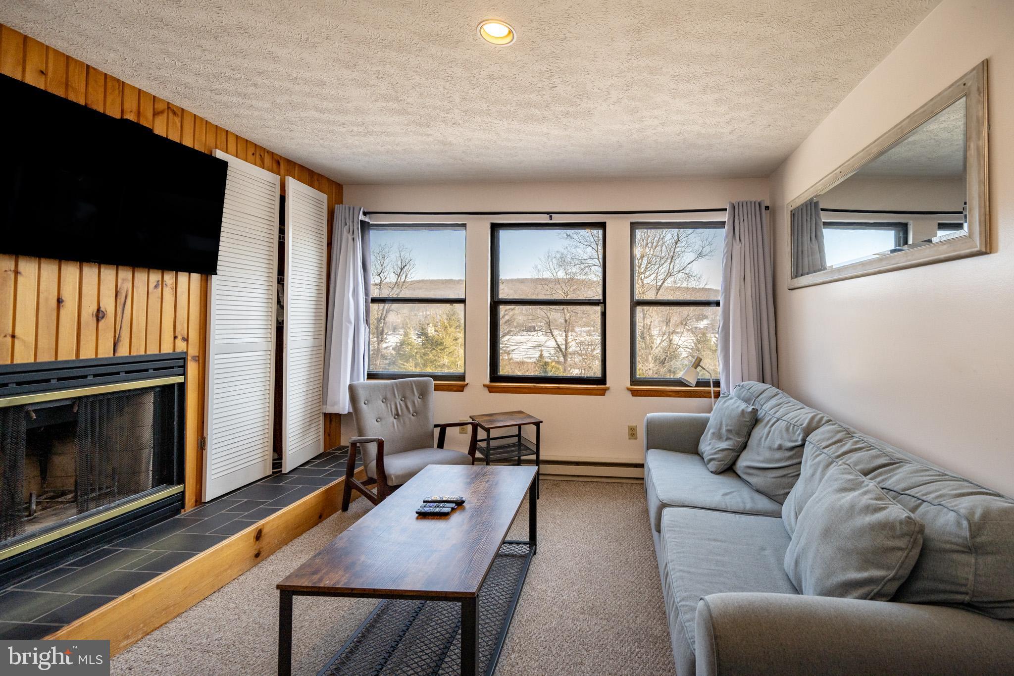 TRADERS LANDING - Residential