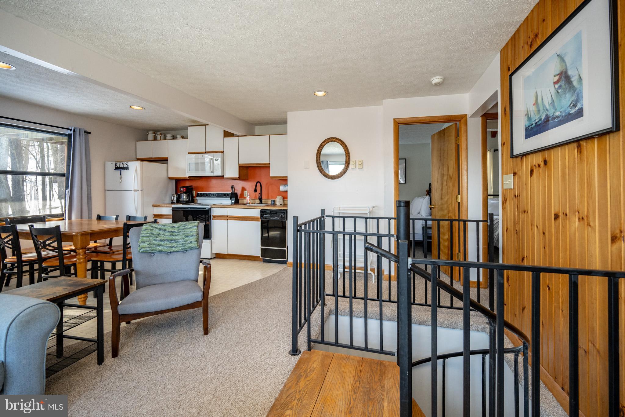 TRADERS LANDING - Residential