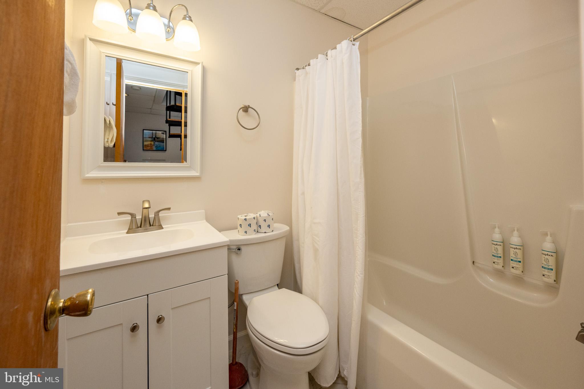 TRADERS LANDING - Residential