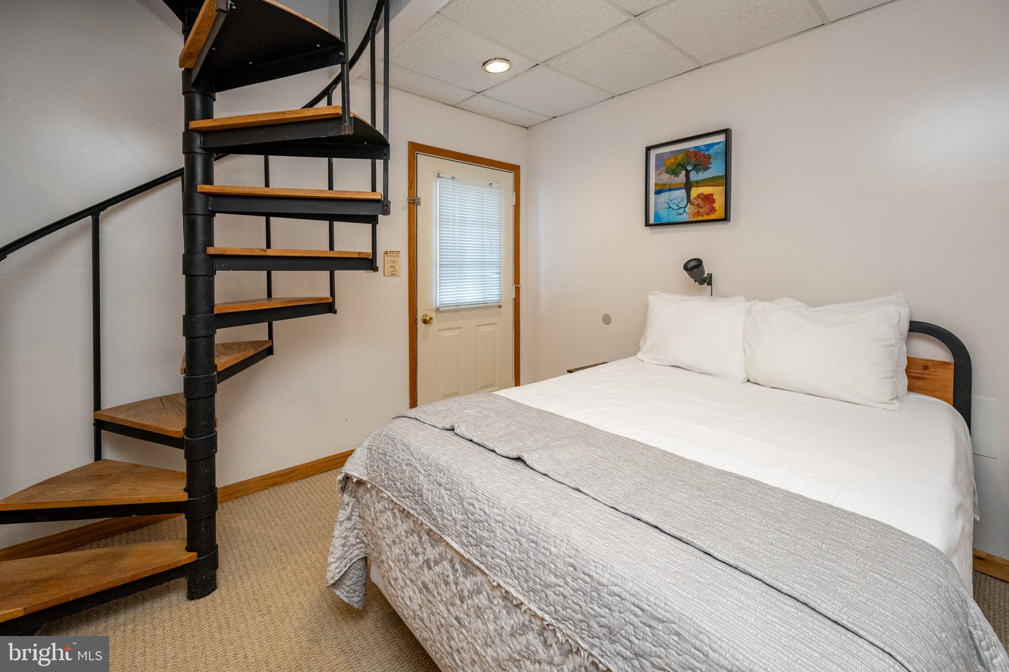 TRADERS LANDING - Residential