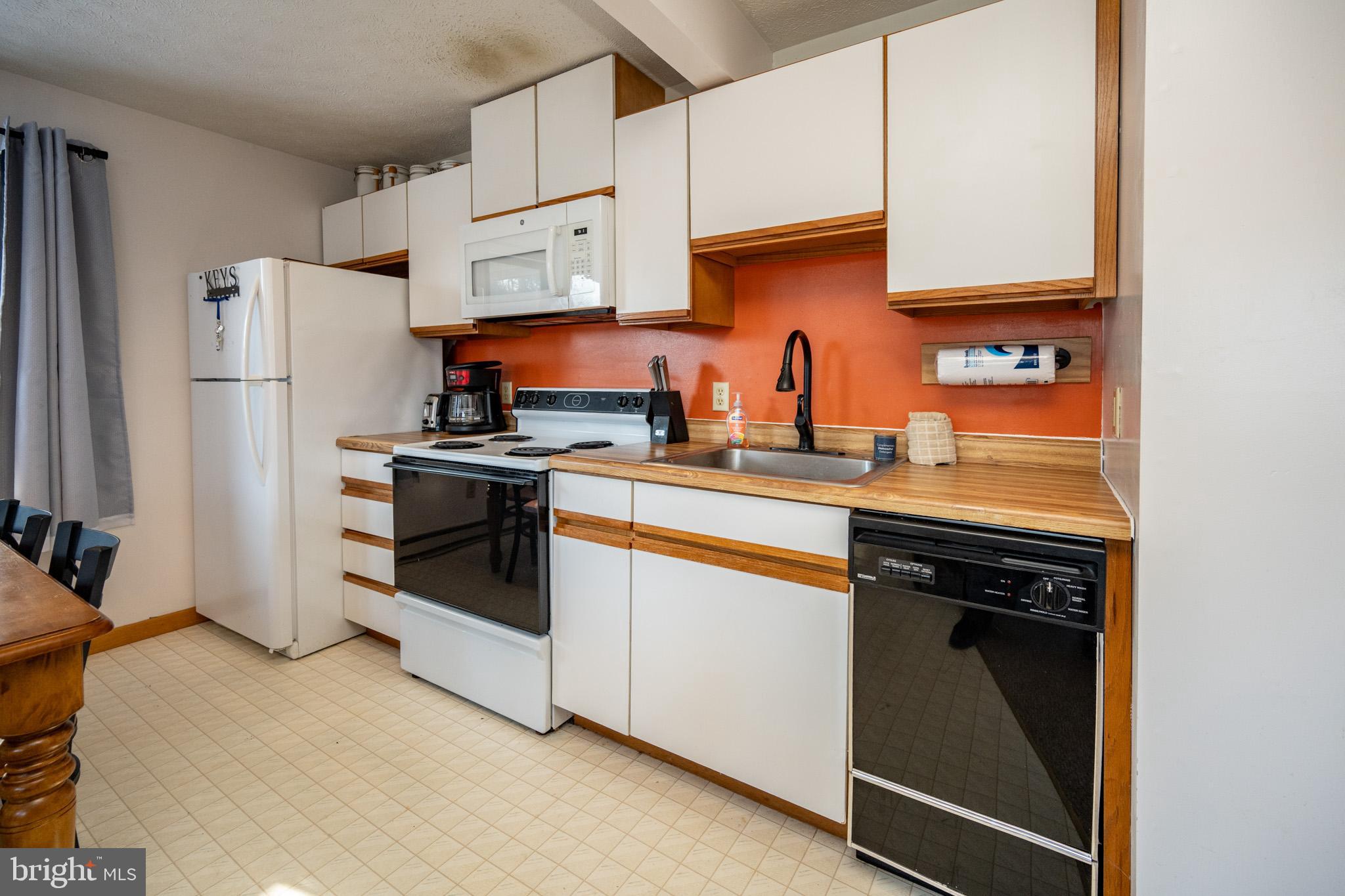 TRADERS LANDING - Residential