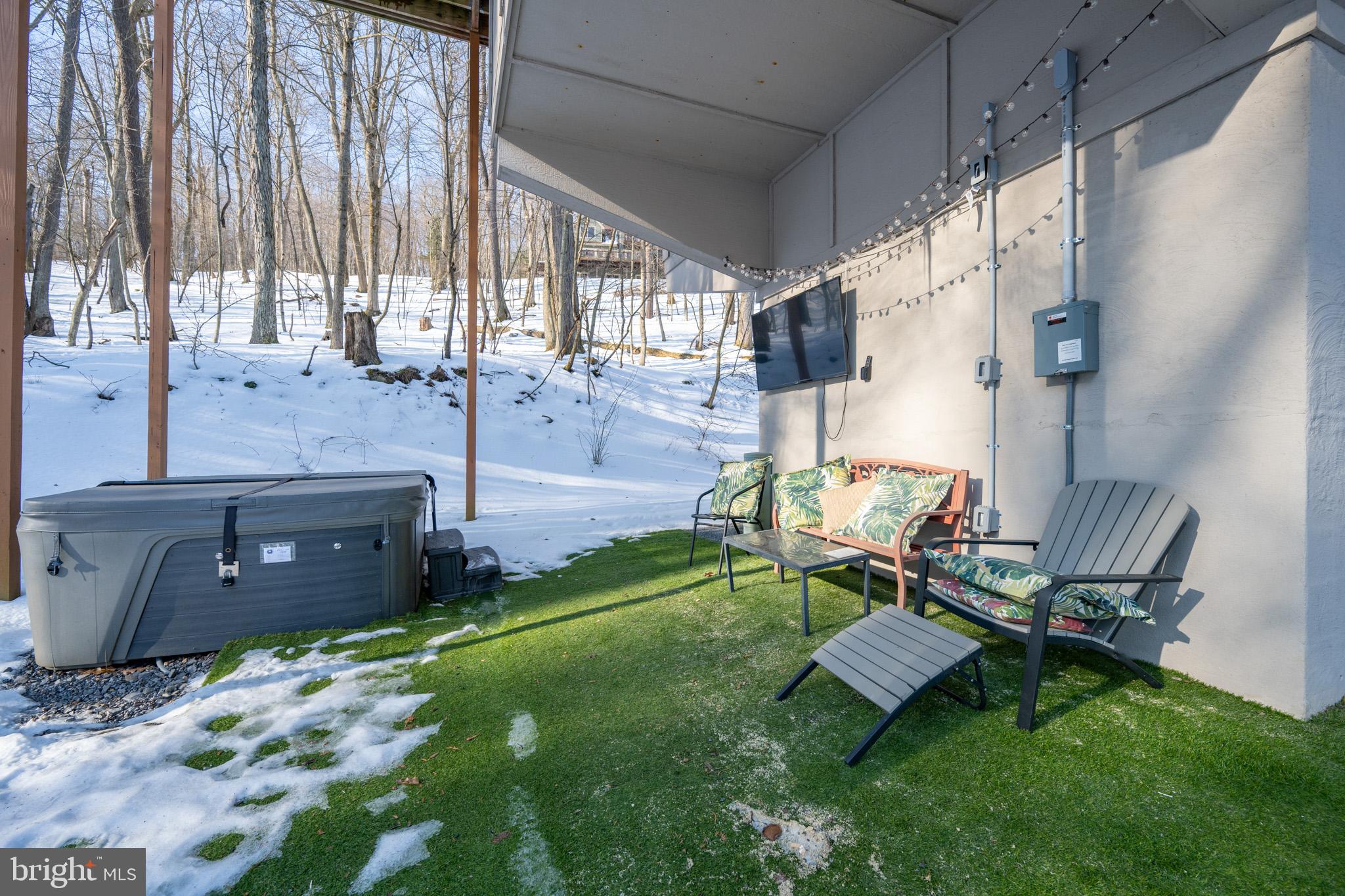 TRADERS LANDING - Residential