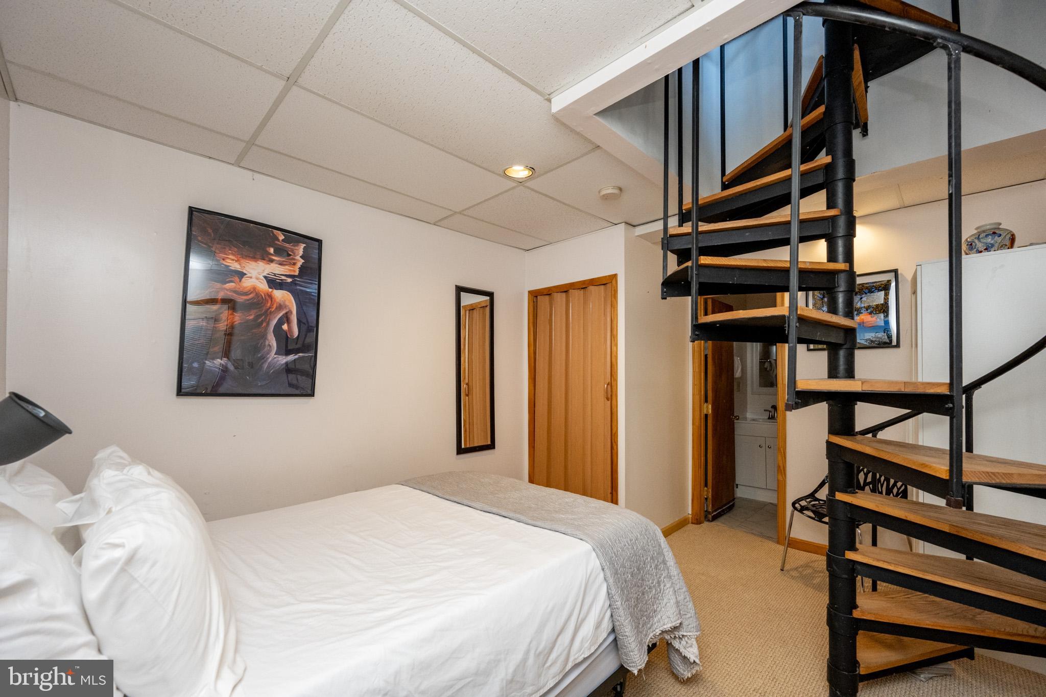 TRADERS LANDING - Residential