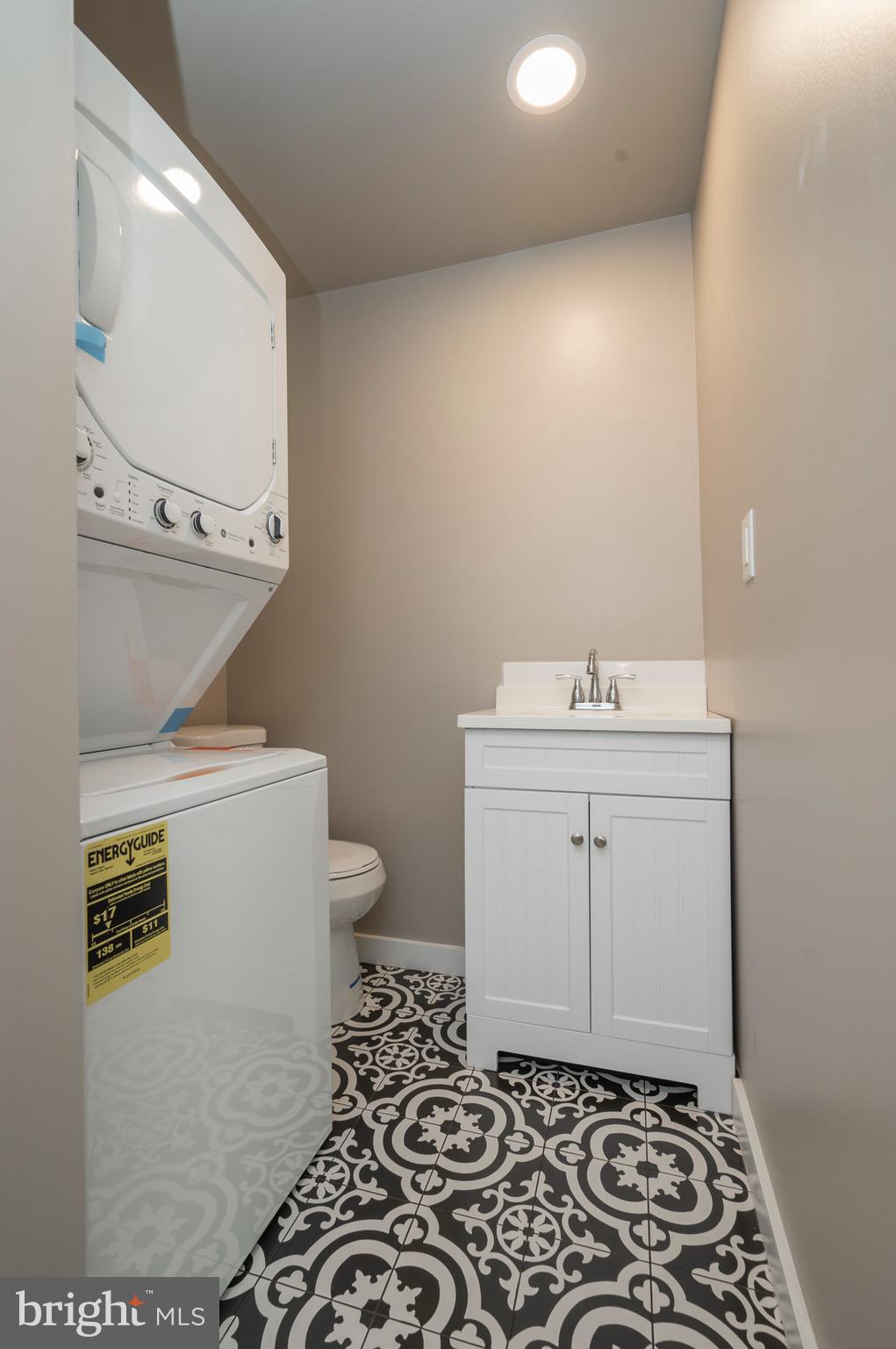 PORT RICHMOND - Residential Income
