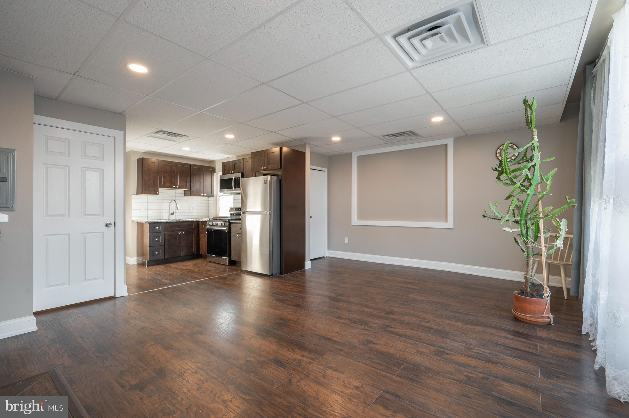 PORT RICHMOND - Residential Income