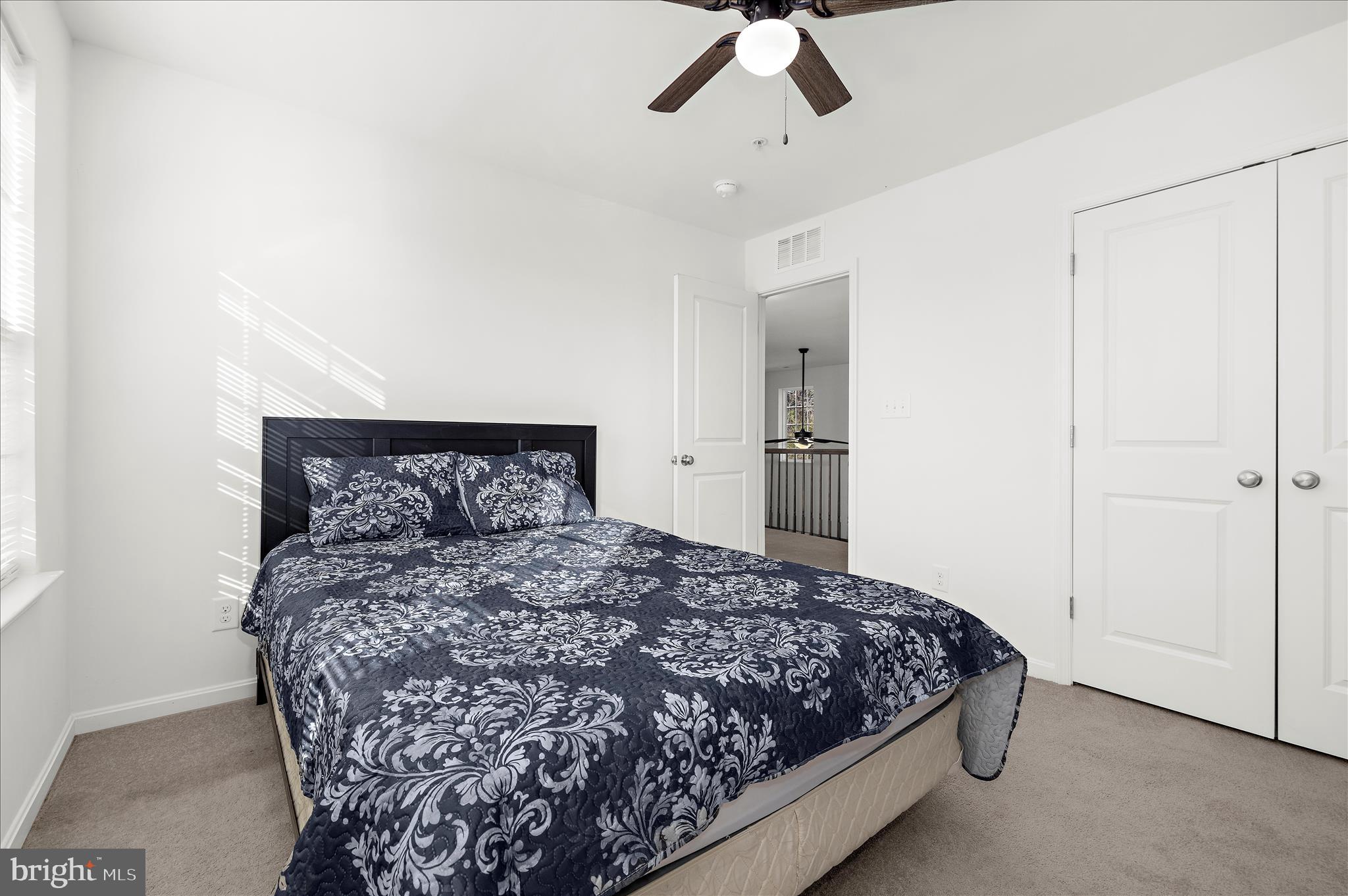 LONGBOAT ESTATES - Residential