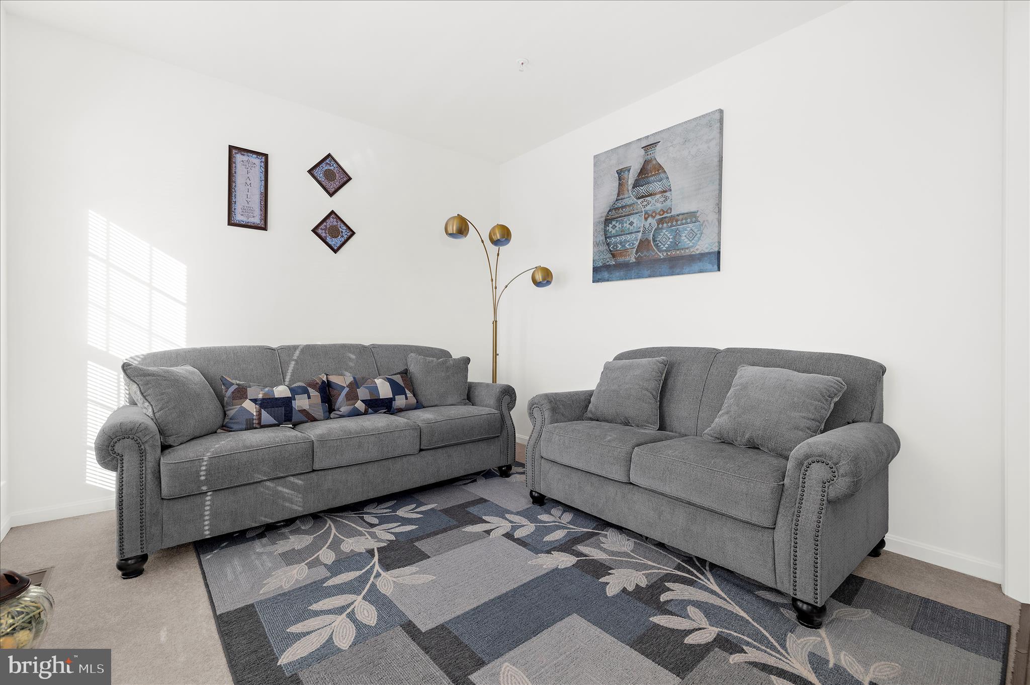 LONGBOAT ESTATES - Residential