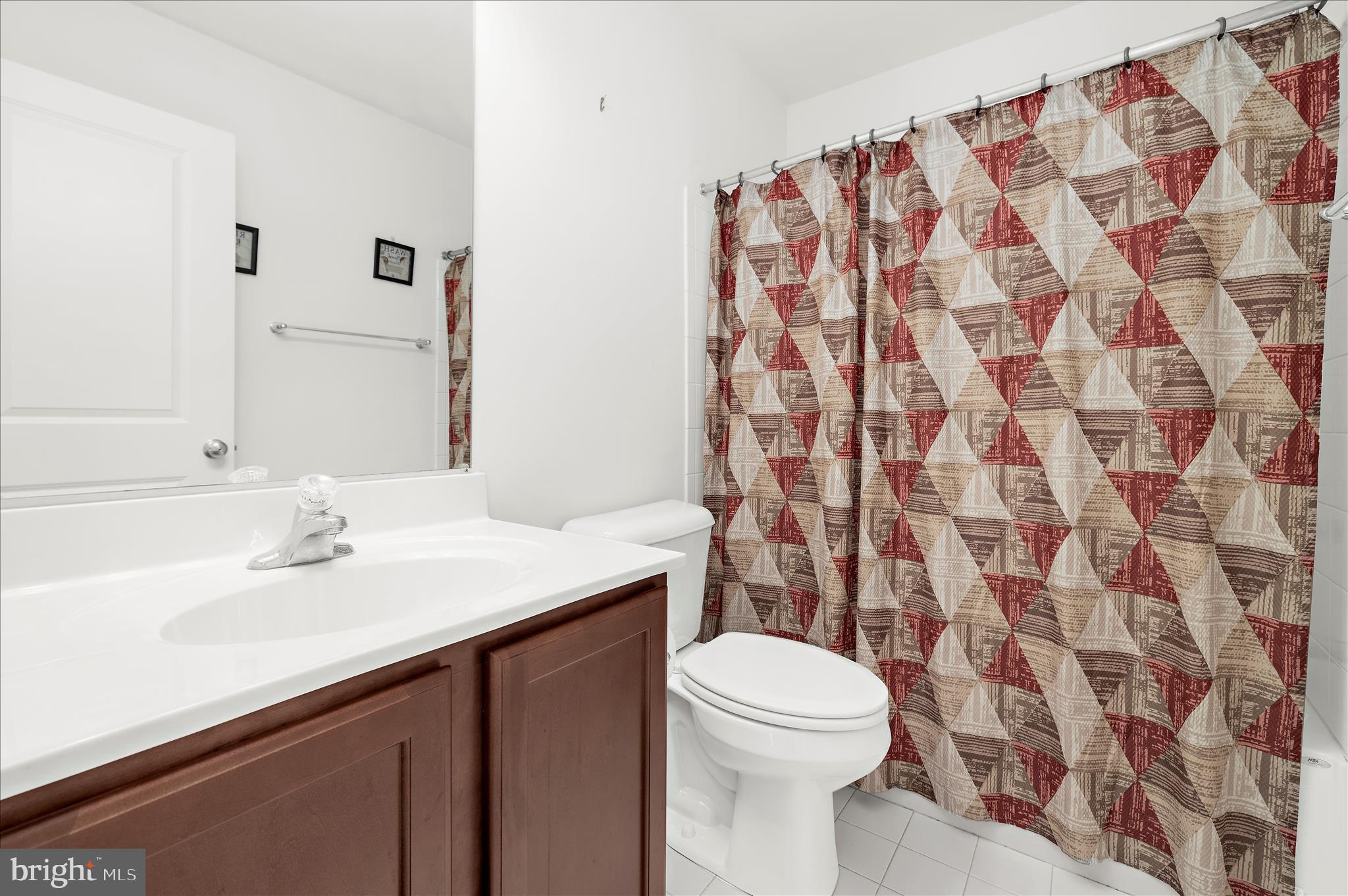 LONGBOAT ESTATES - Residential