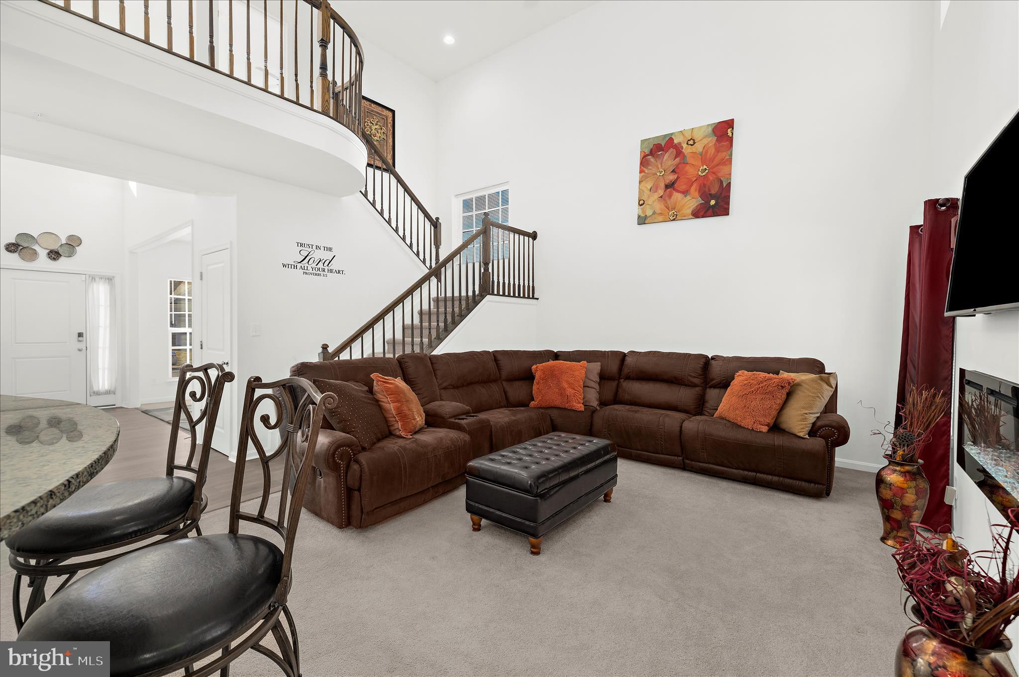 LONGBOAT ESTATES - Residential