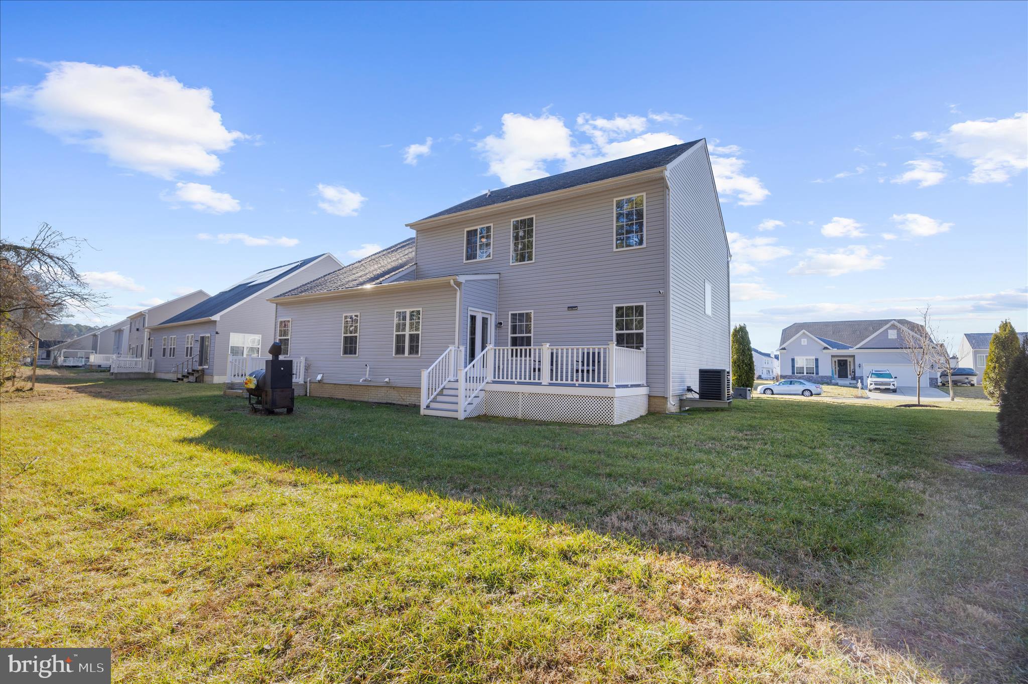 LONGBOAT ESTATES - Residential