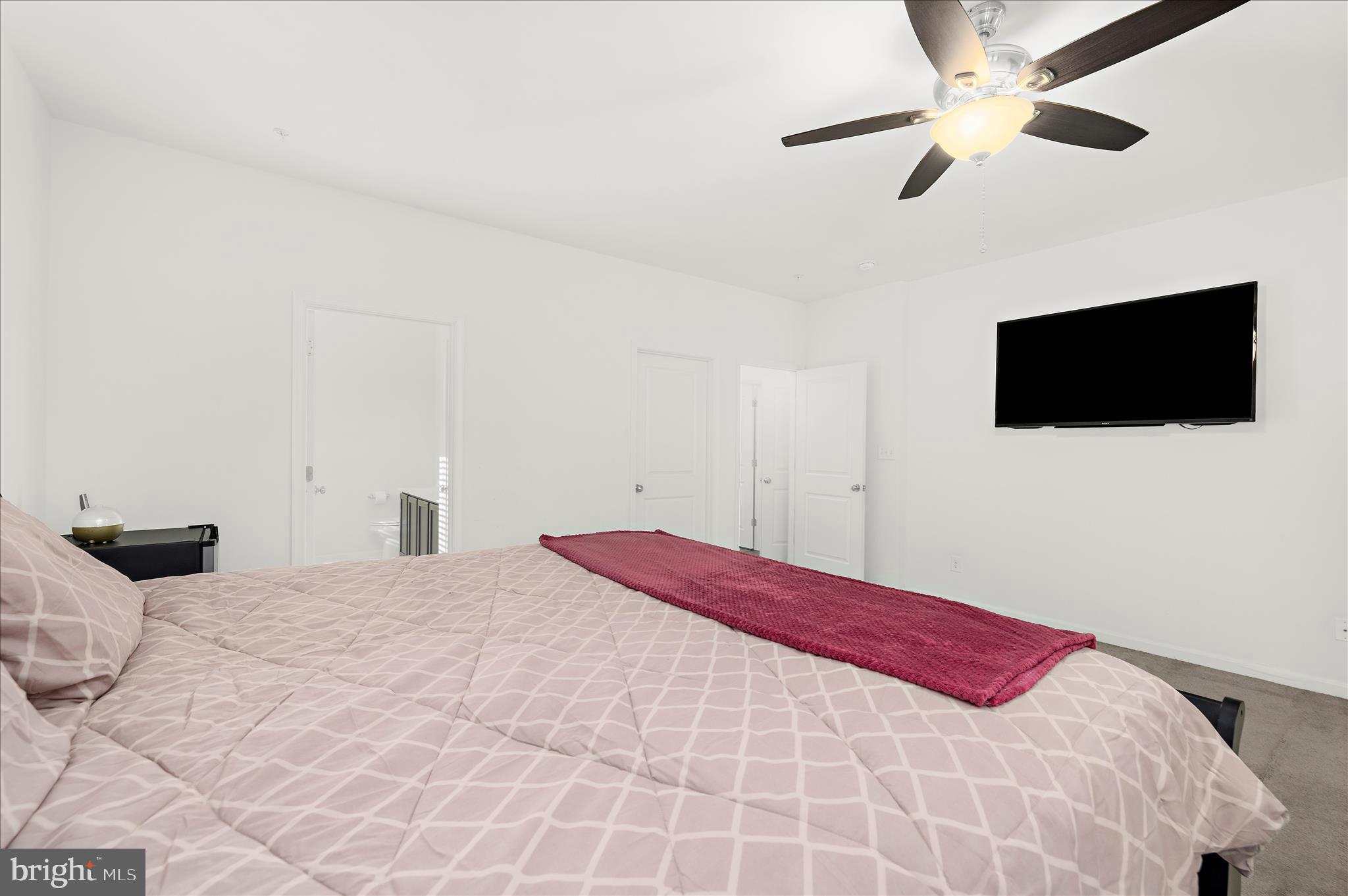 LONGBOAT ESTATES - Residential