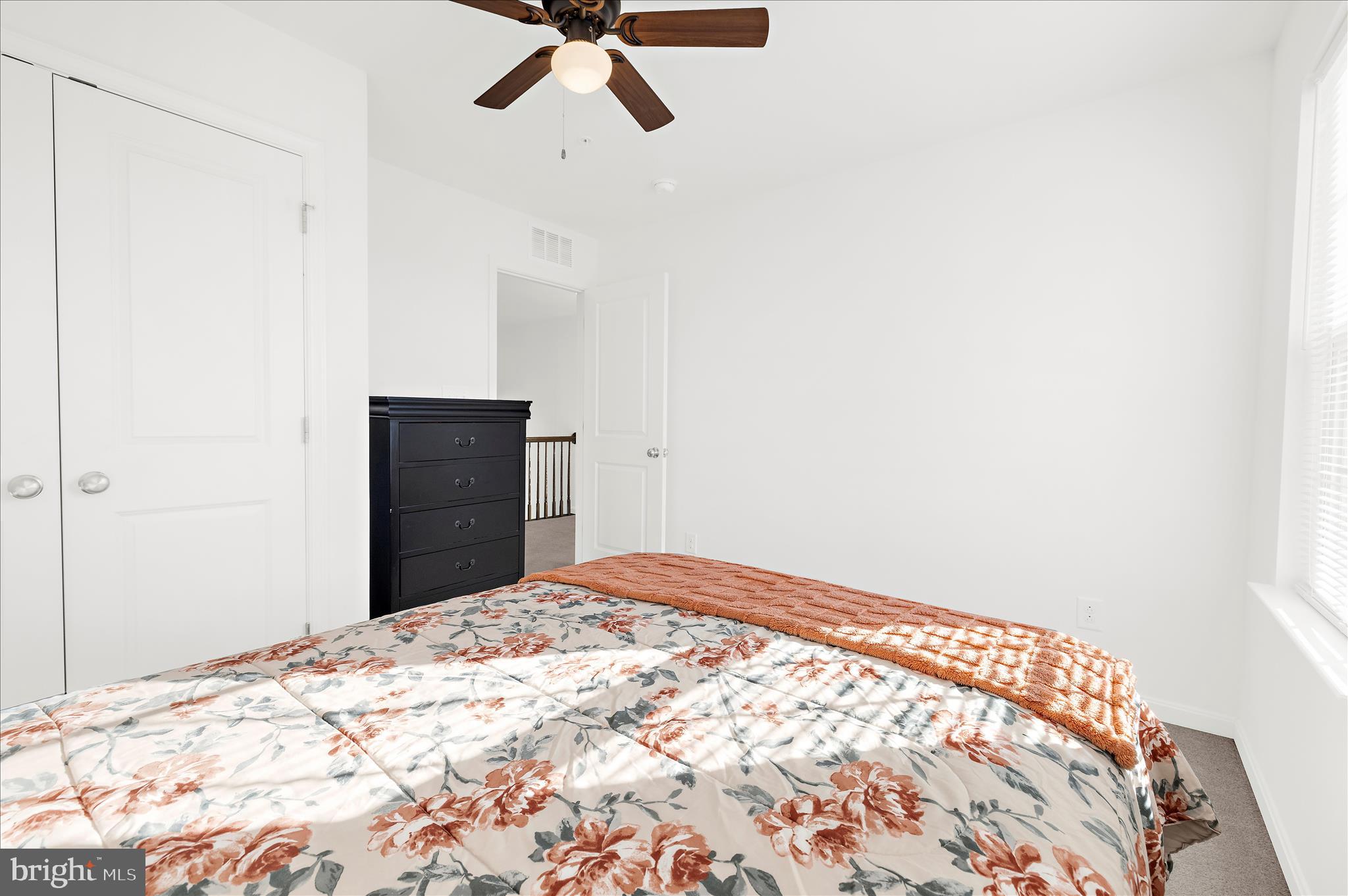 LONGBOAT ESTATES - Residential