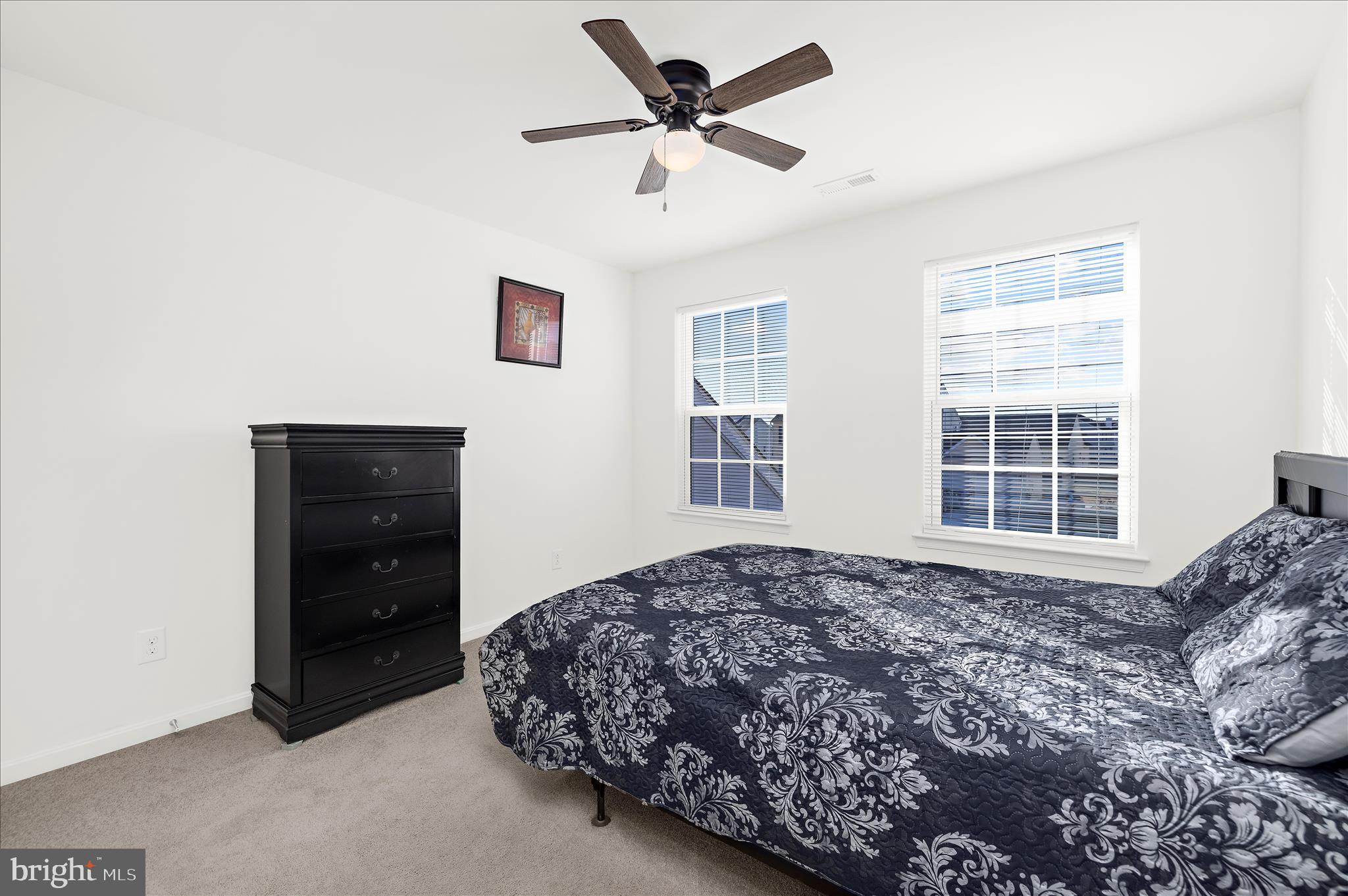 LONGBOAT ESTATES - Residential