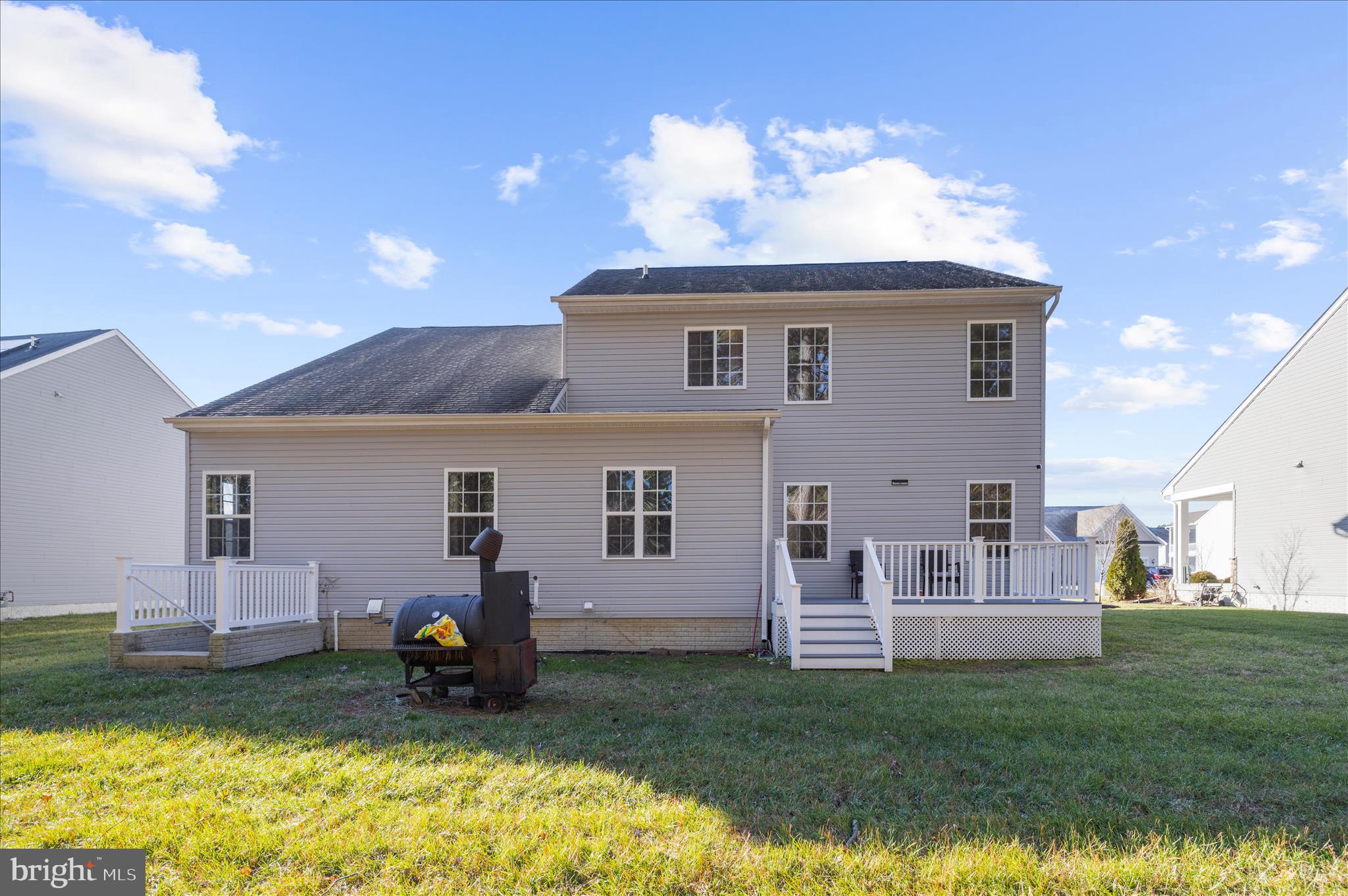 LONGBOAT ESTATES - Residential