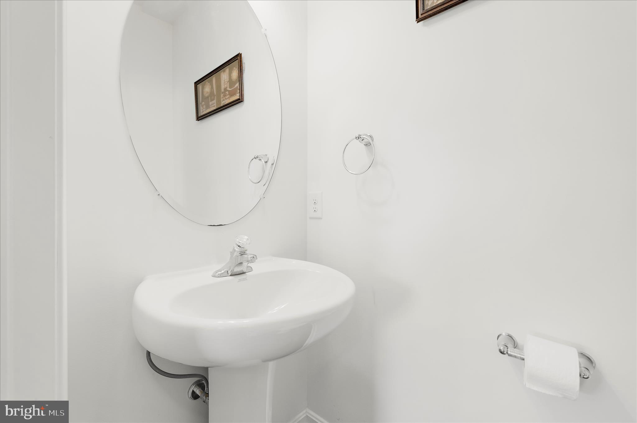 LONGBOAT ESTATES - Residential