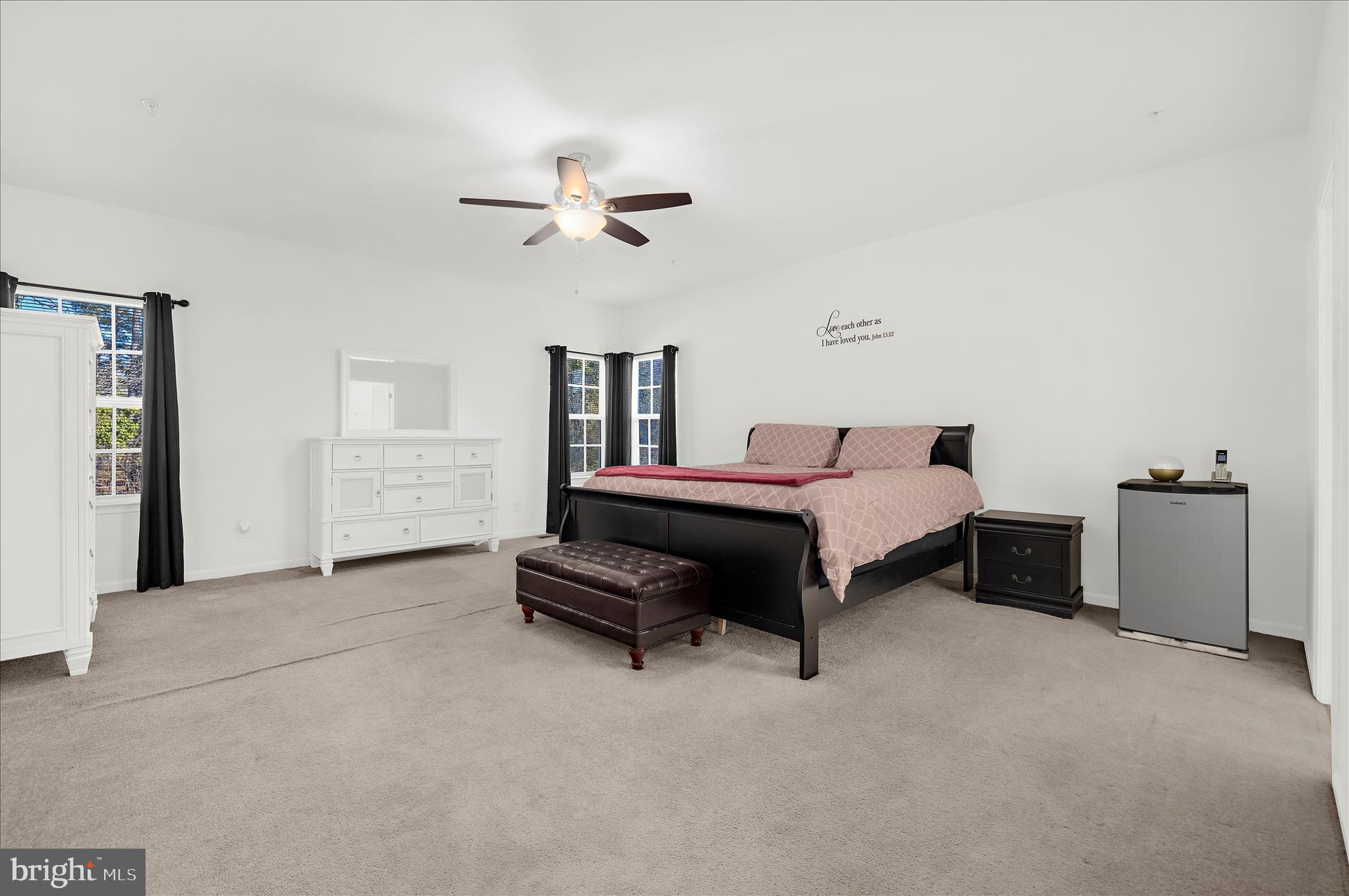 LONGBOAT ESTATES - Residential