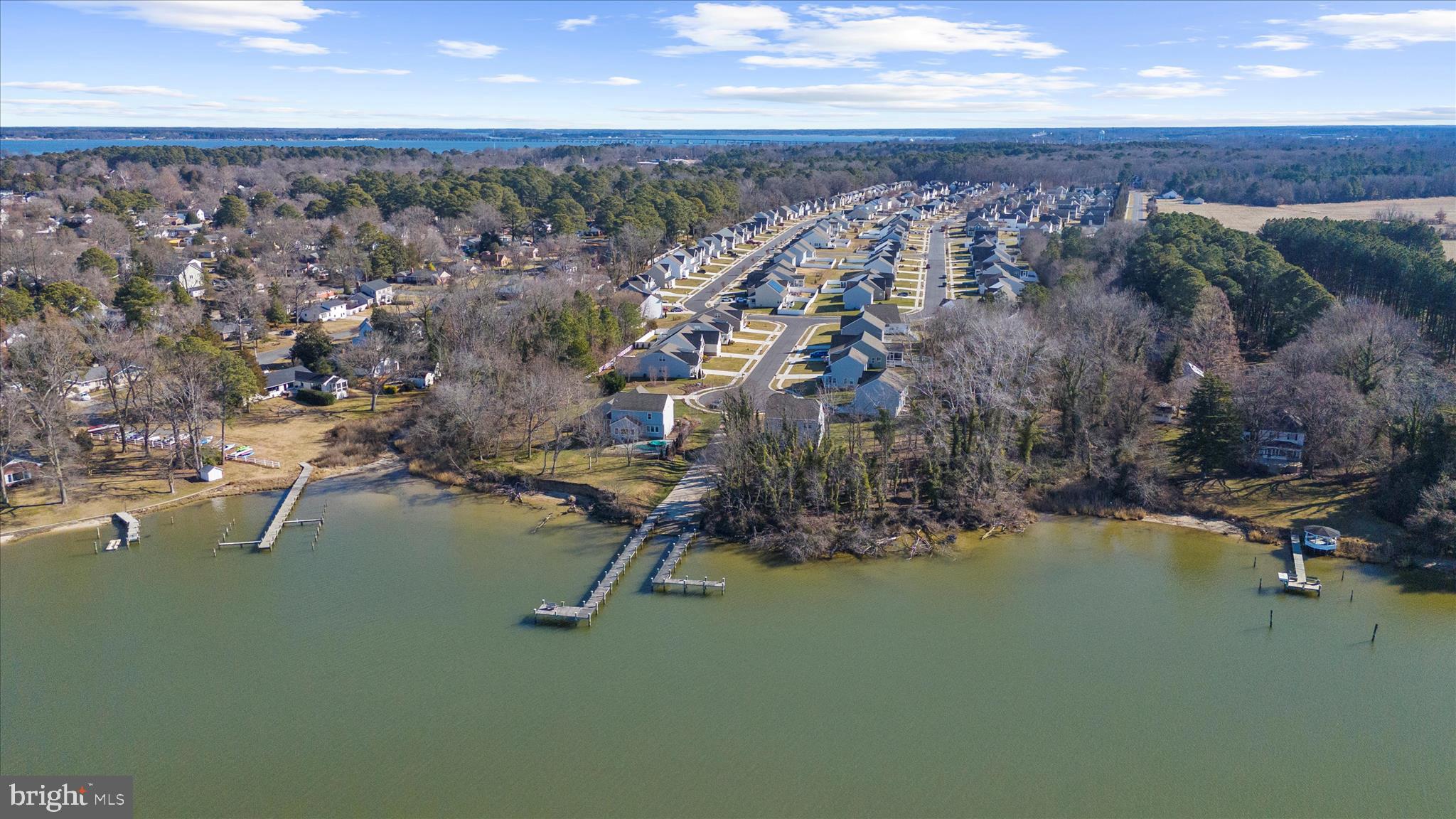 LONGBOAT ESTATES - Residential