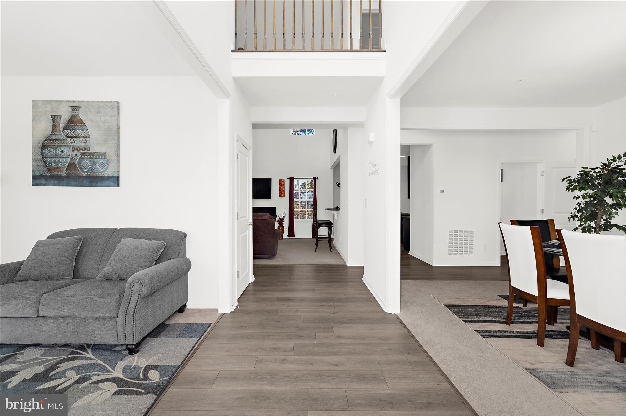 LONGBOAT ESTATES - Residential