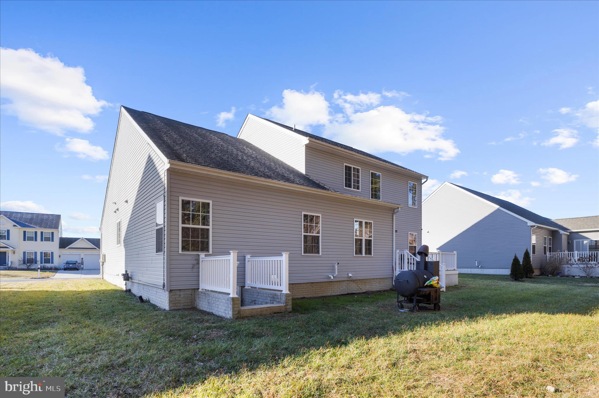 LONGBOAT ESTATES - Residential