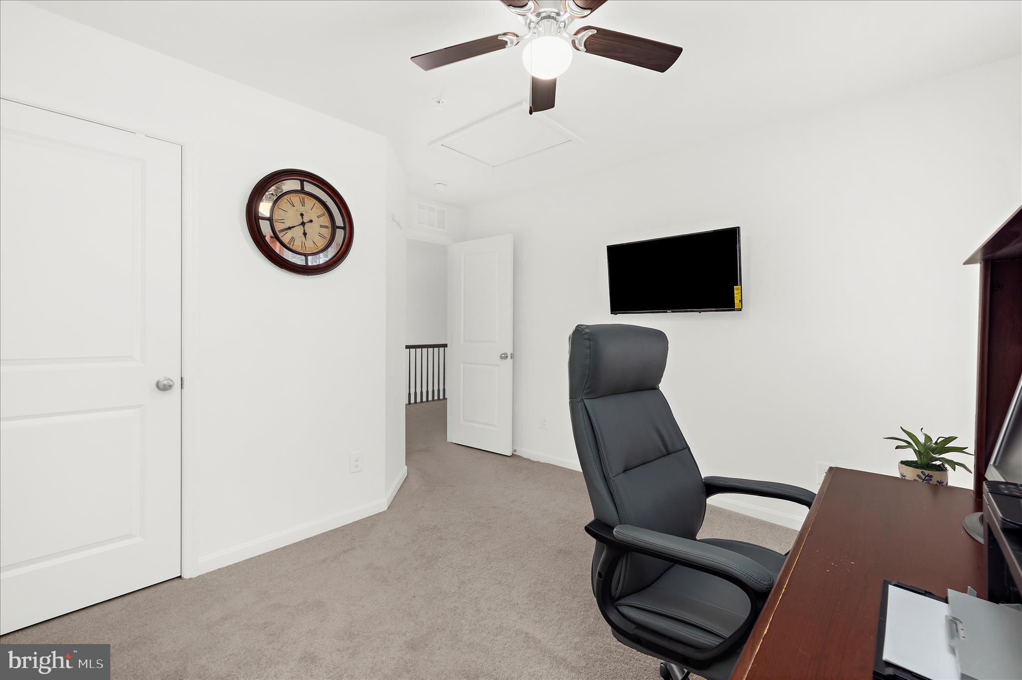 LONGBOAT ESTATES - Residential