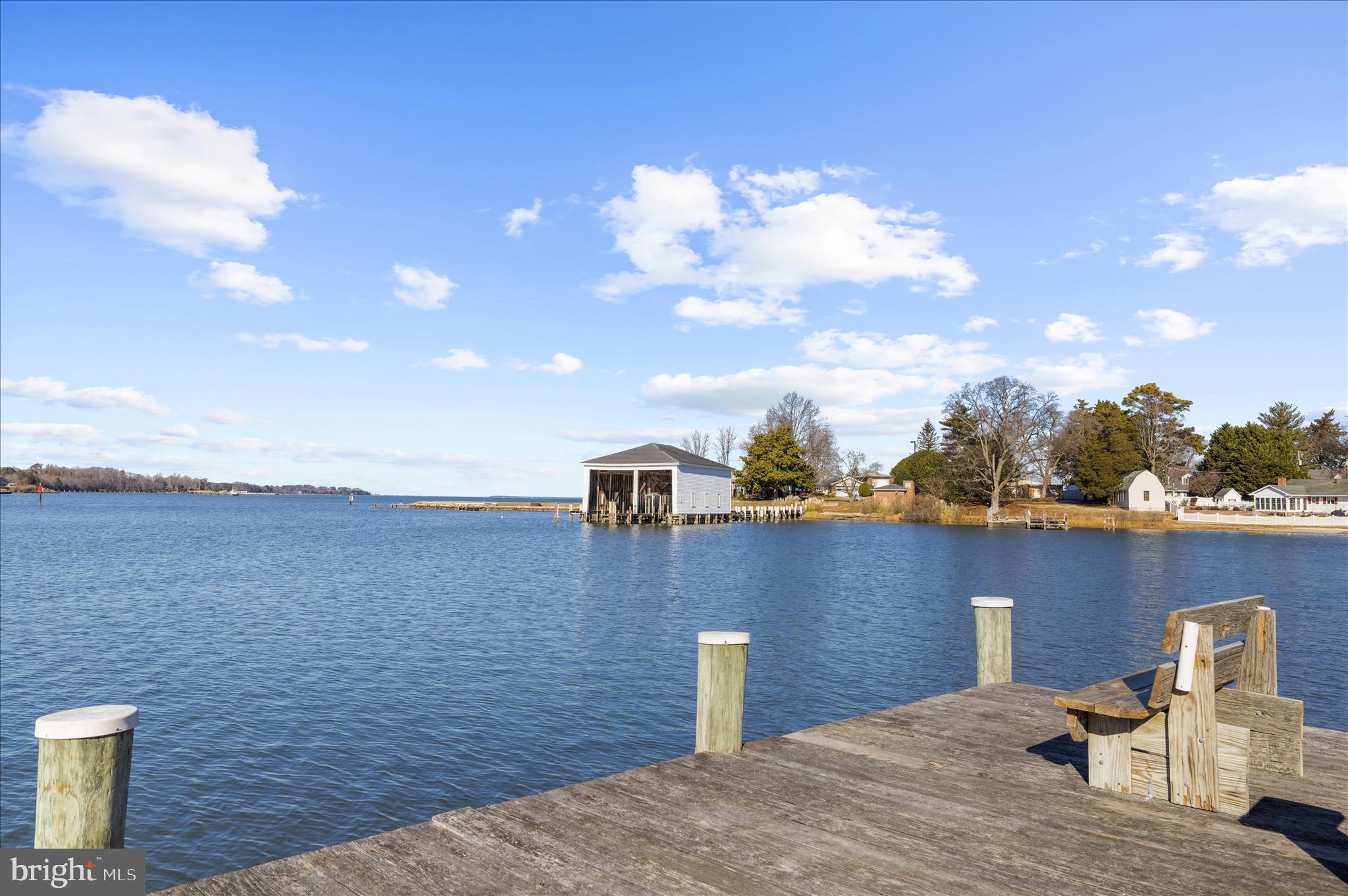 LONGBOAT ESTATES - Residential