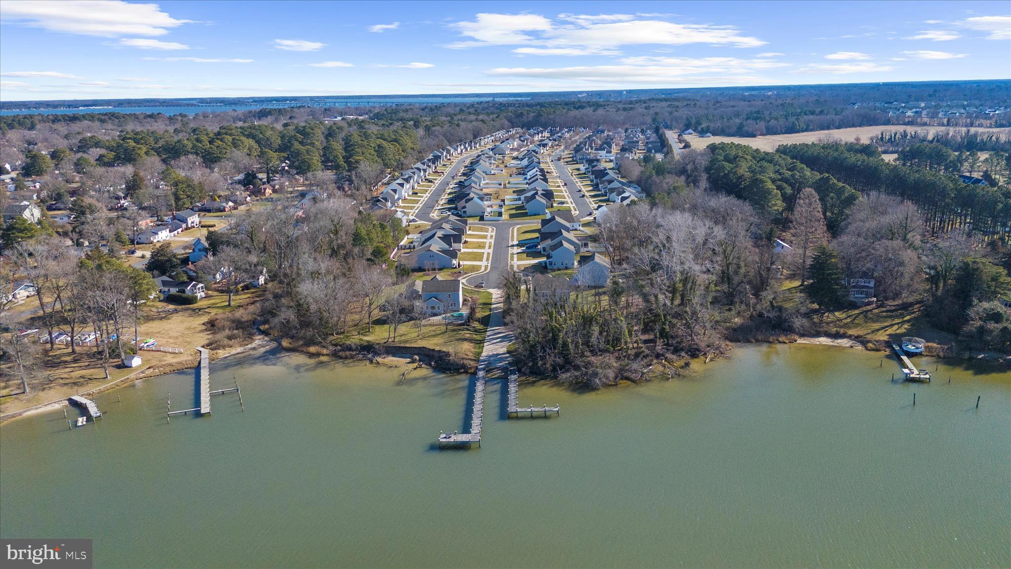 LONGBOAT ESTATES - Residential