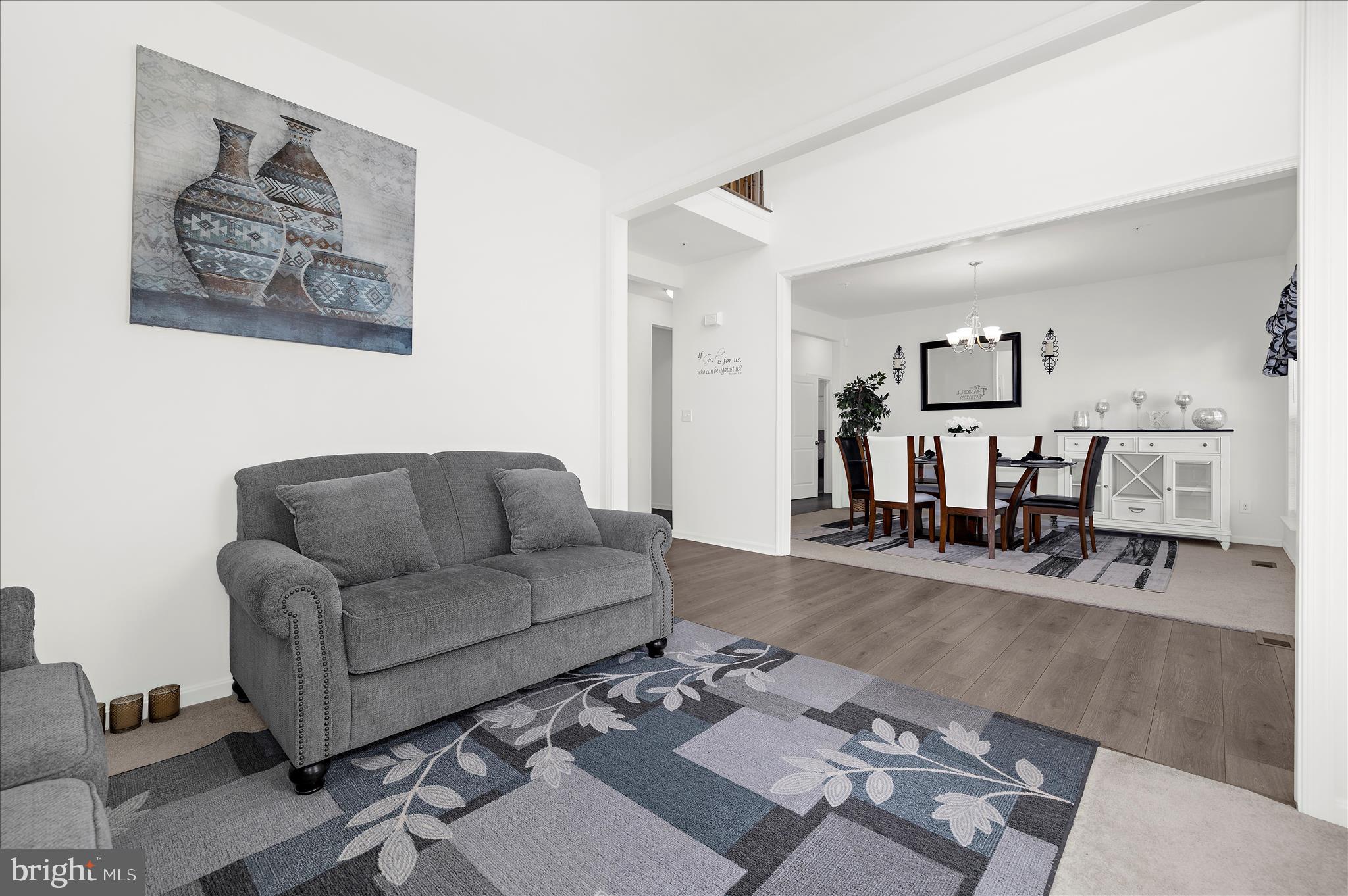 LONGBOAT ESTATES - Residential