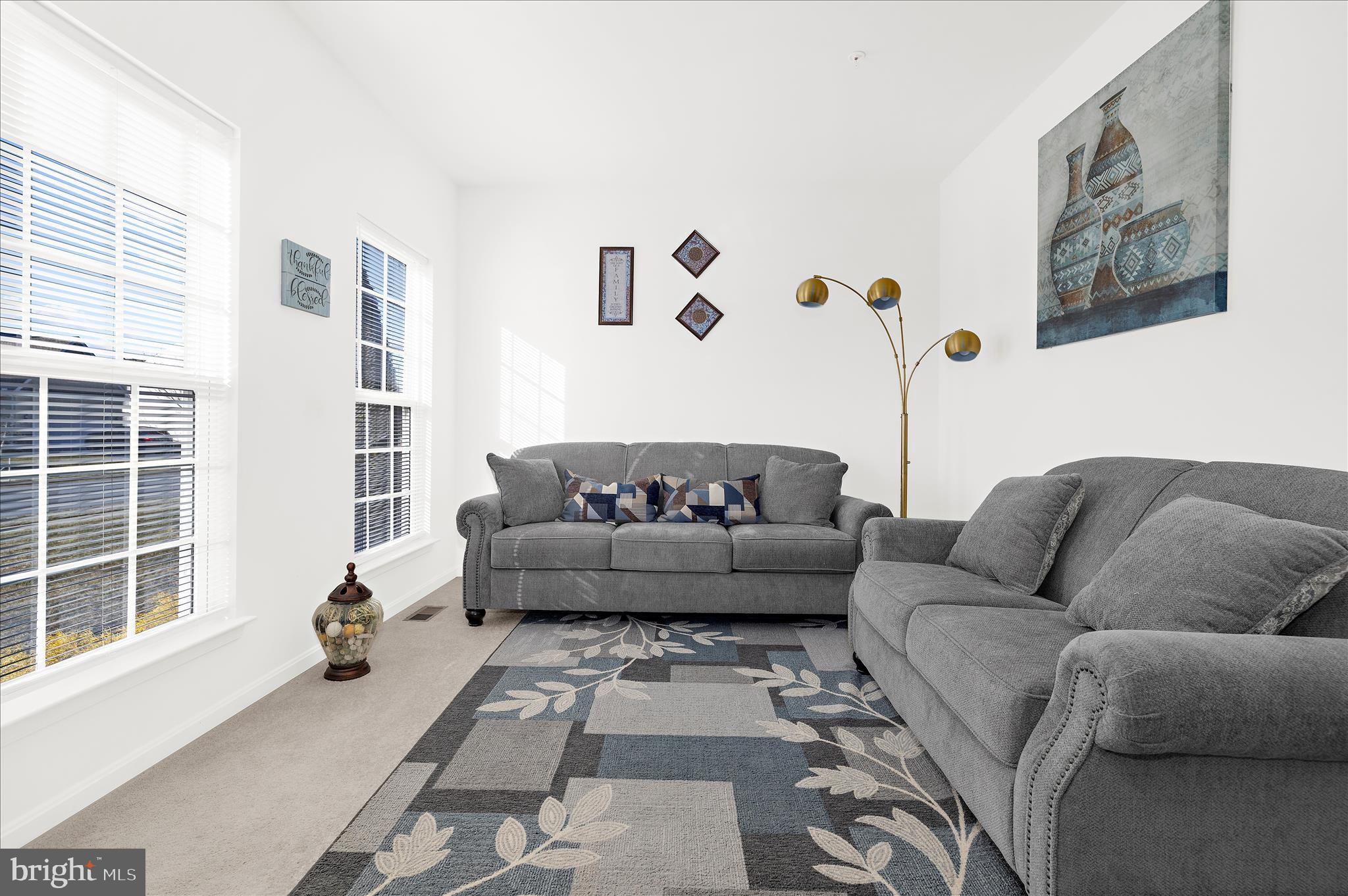 LONGBOAT ESTATES - Residential