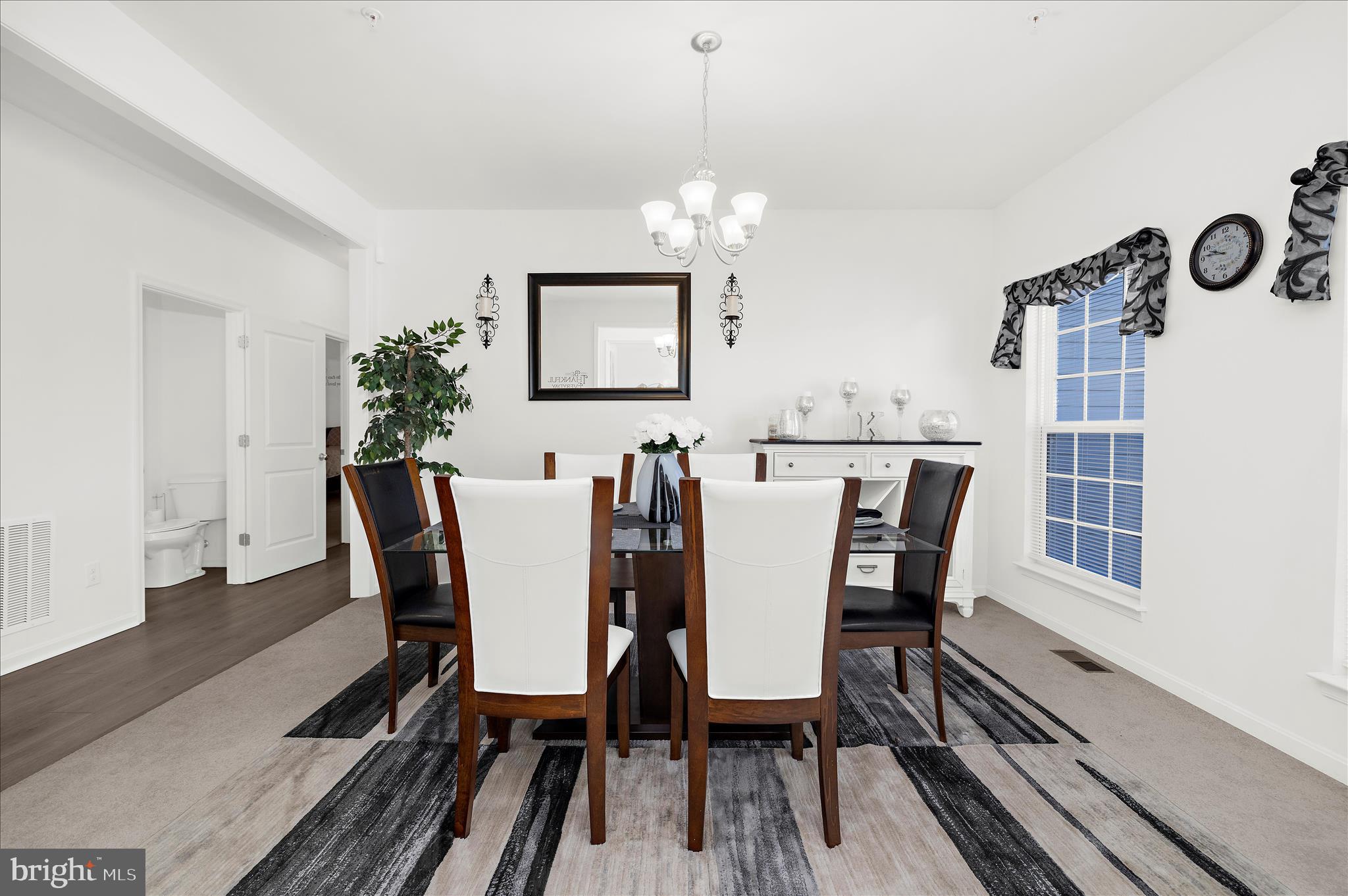 LONGBOAT ESTATES - Residential