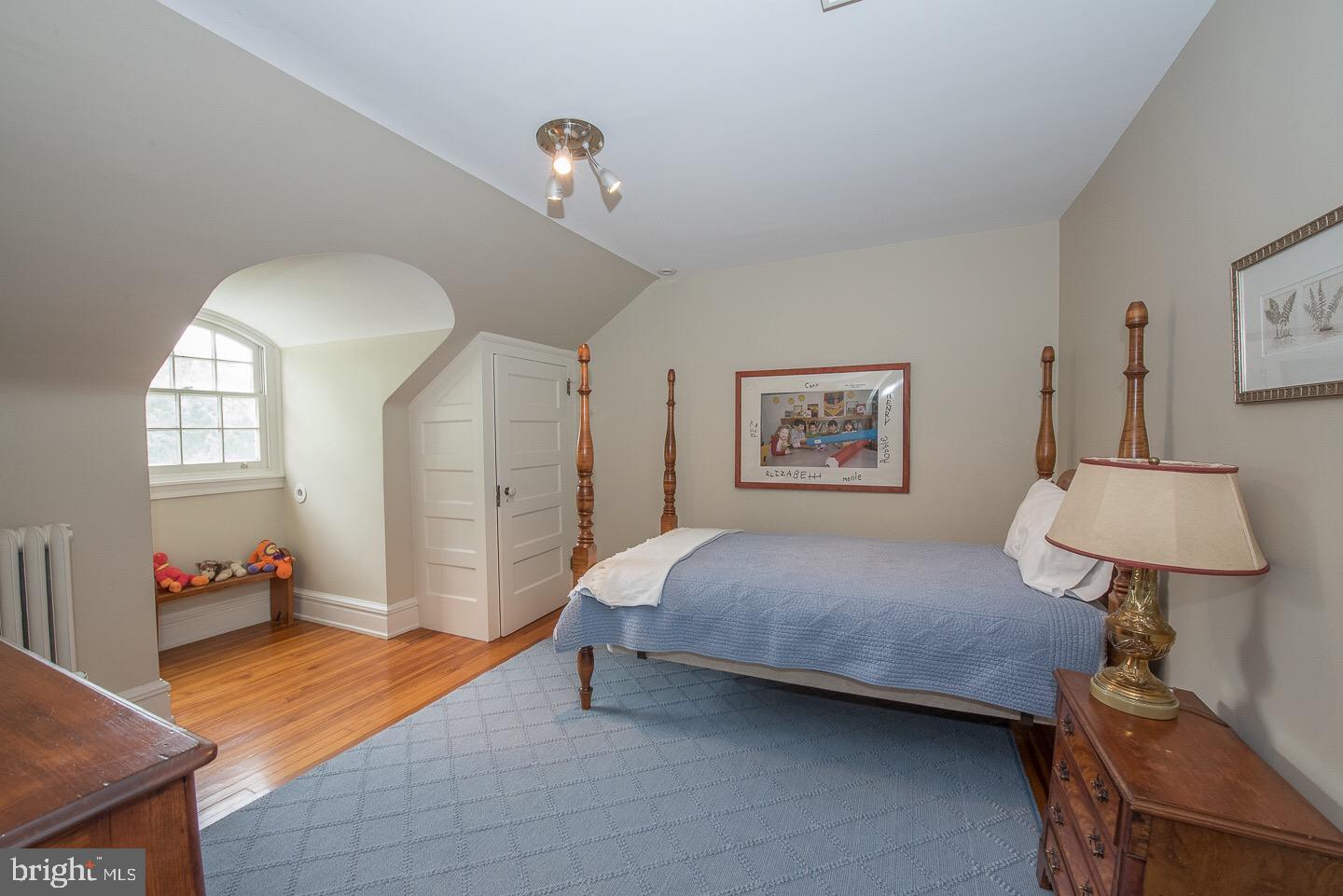 CHESTNUT HILL - Residential