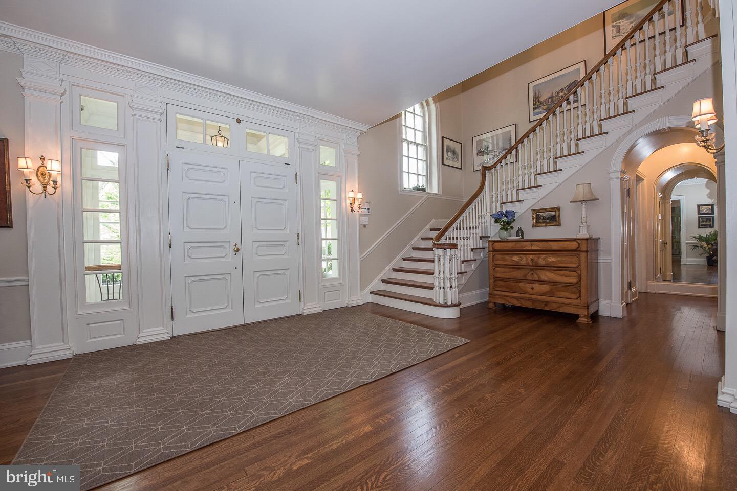 CHESTNUT HILL - Residential