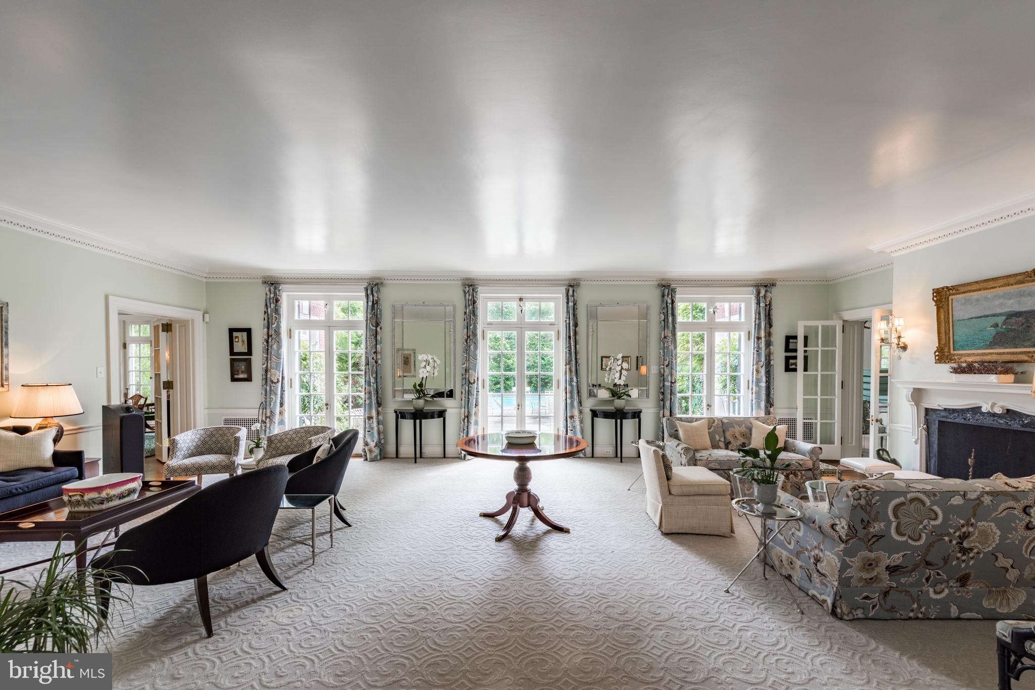 CHESTNUT HILL - Residential